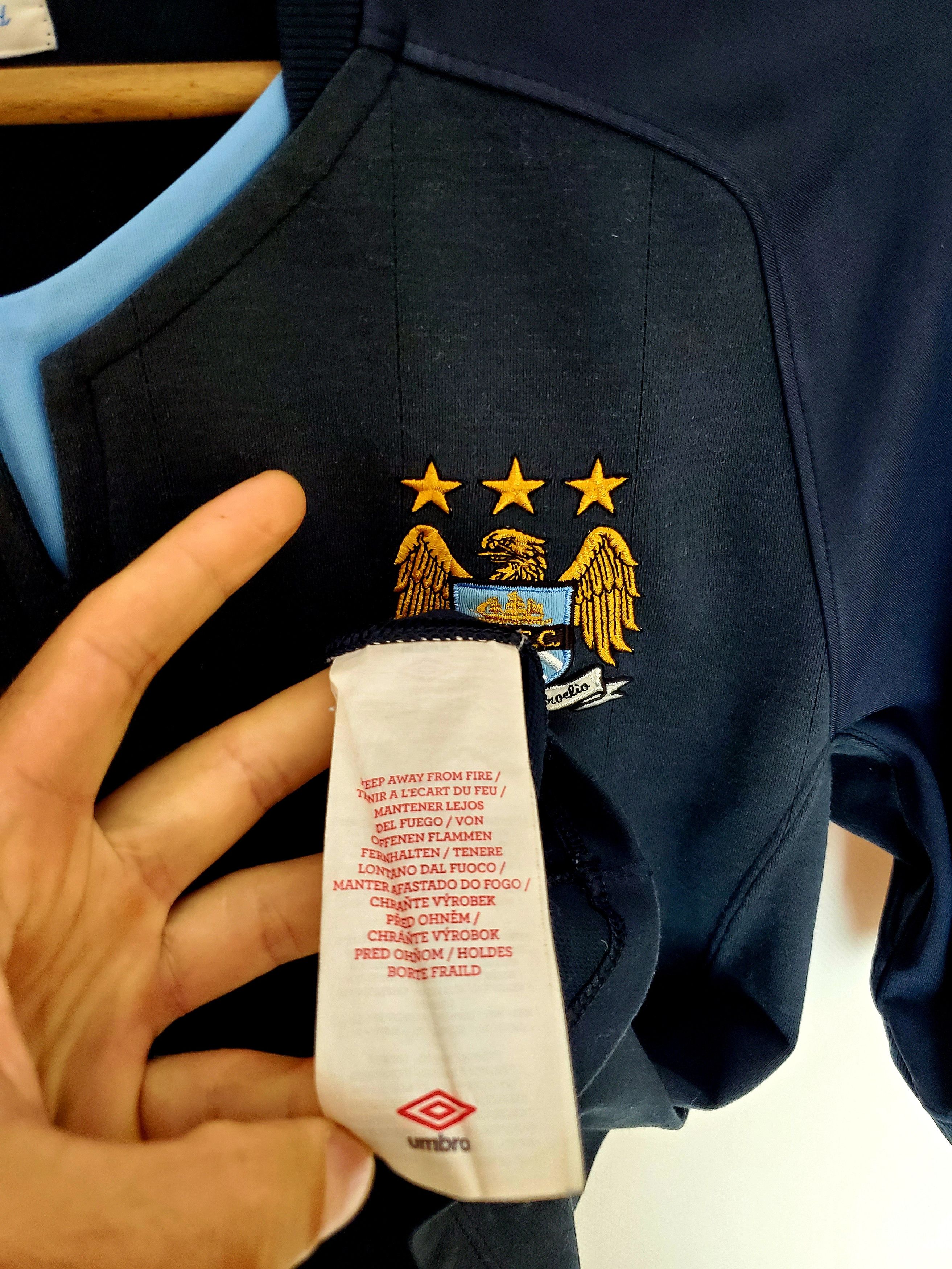 Umbro Manchester City Away shirt 2010/11 Umbro #21 David Silva S Size US S / EU 44-46 / 1 - 5 Thumbnail
