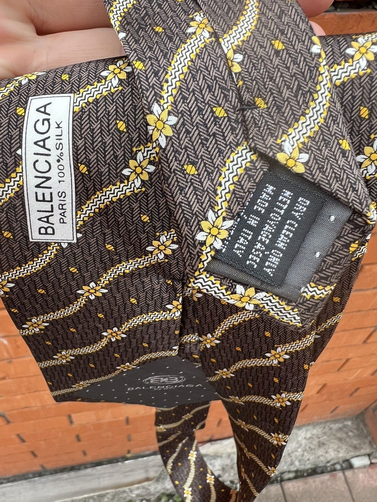 Balenciaga Balenciaga Paris tie 100% Silk Tie vintage fashion top condt Size 40 - 6 Thumbnail