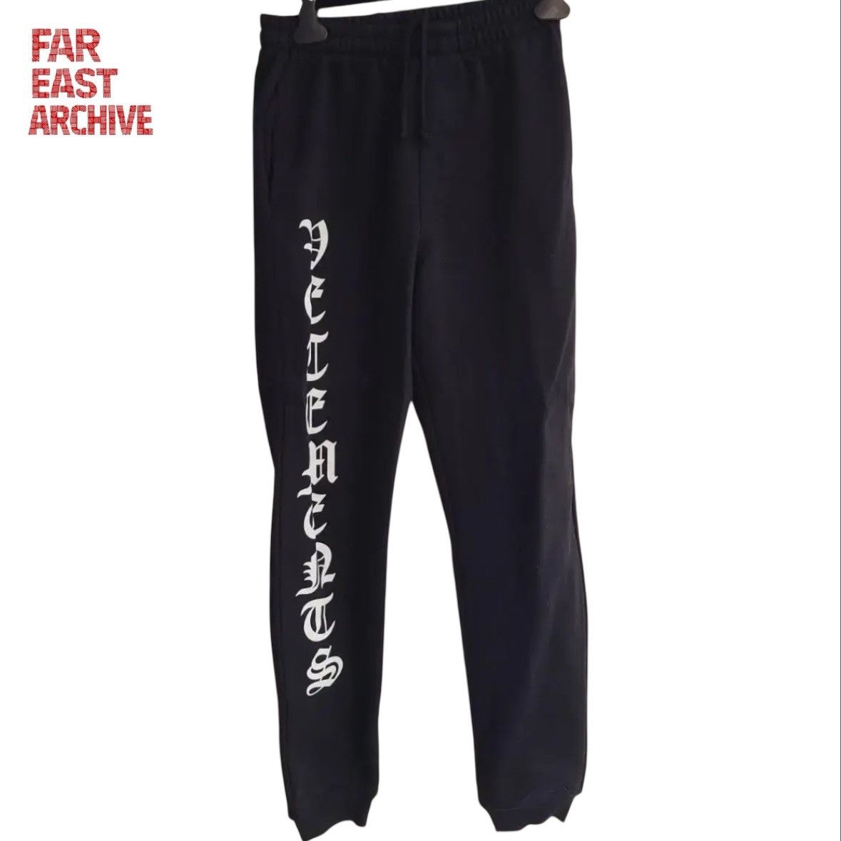 Vetements Vetements x Reebok SS17 show nylon pants | Grailed