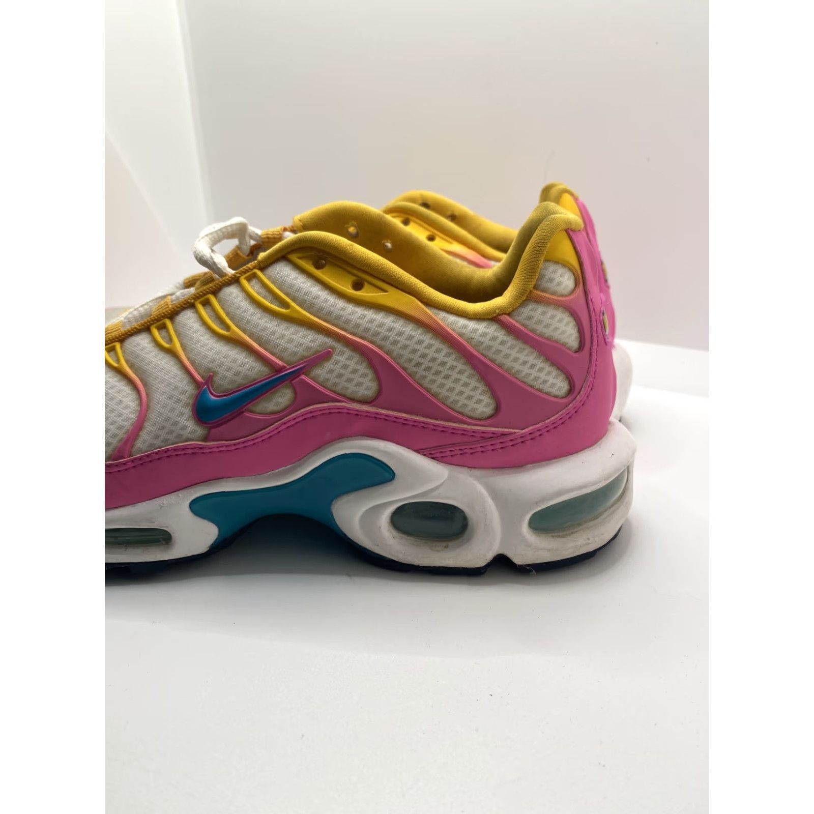 Nike VINTAGE Nike Air Max Plus White/Pink Tropical Twist CJ9922-100 Women's Vapormax Size US 5 / IT 35 - 2 Thumbnail