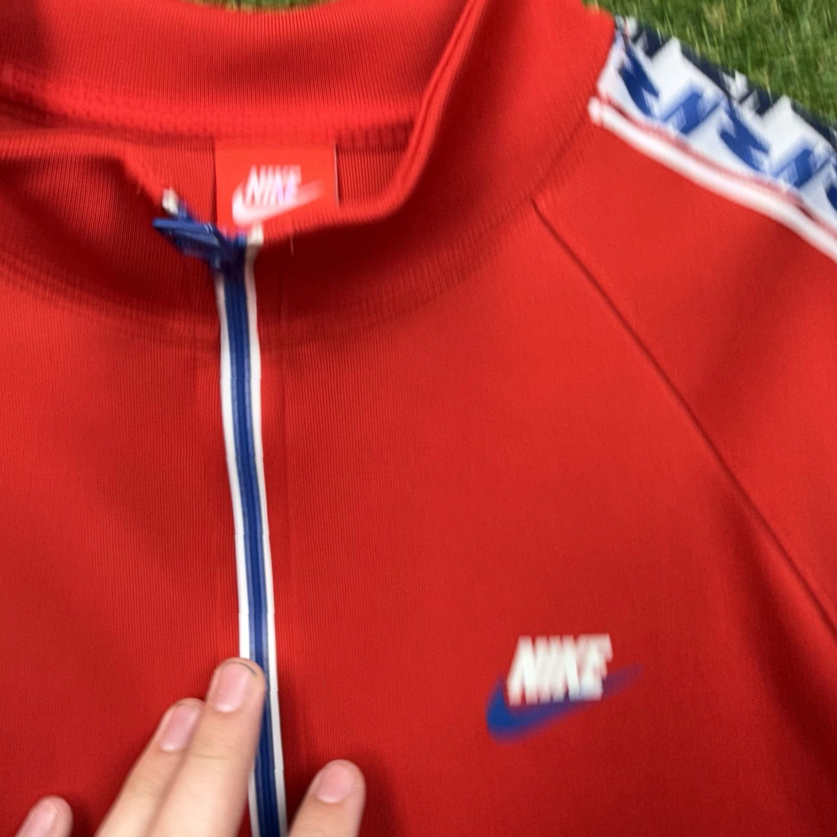 Nike VINTAGE Nike Sportswear Track Jacket Mens XL Red White Full Zip Retro Logo Sportswear Size US XL / EU 56 / 4 - 4 Thumbnail