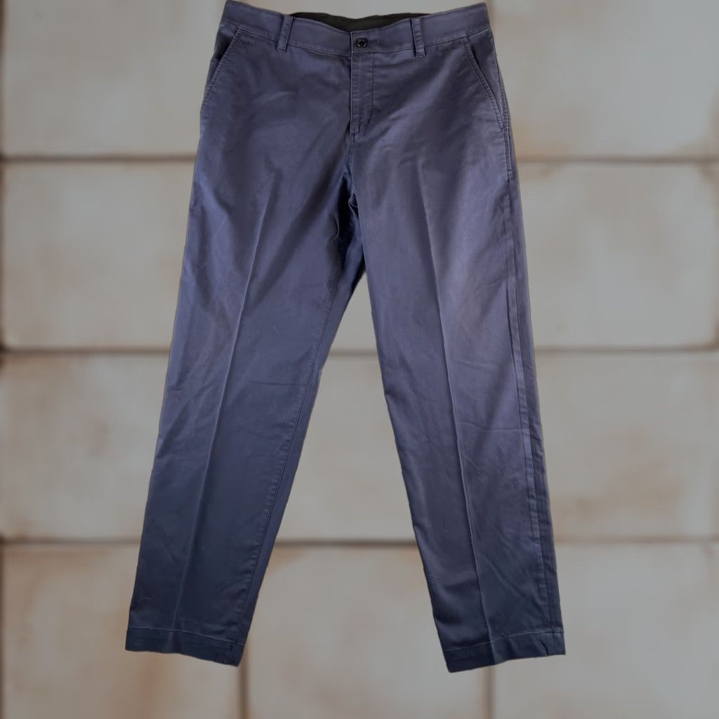 Nike Nike Dri-FIT UV Standard Fit Golf Chino Pants Mens 36 Blue 5-Pocket Logo Zipper Regular Straight Shorts? Size US 36 / EU 52 - 1 Thumbnail