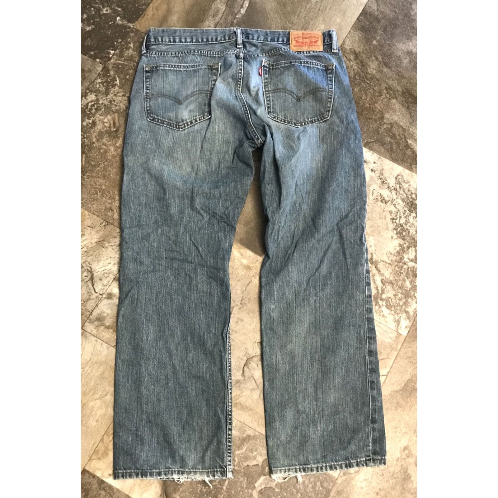 Levi's VINTAGE Levis 559 Jeans Mens 36 x 32 Relaxed Straight Denim Comfort USA 500 Series Mens Jeans Size US 36 / EU 52 - 4 Thumbnail