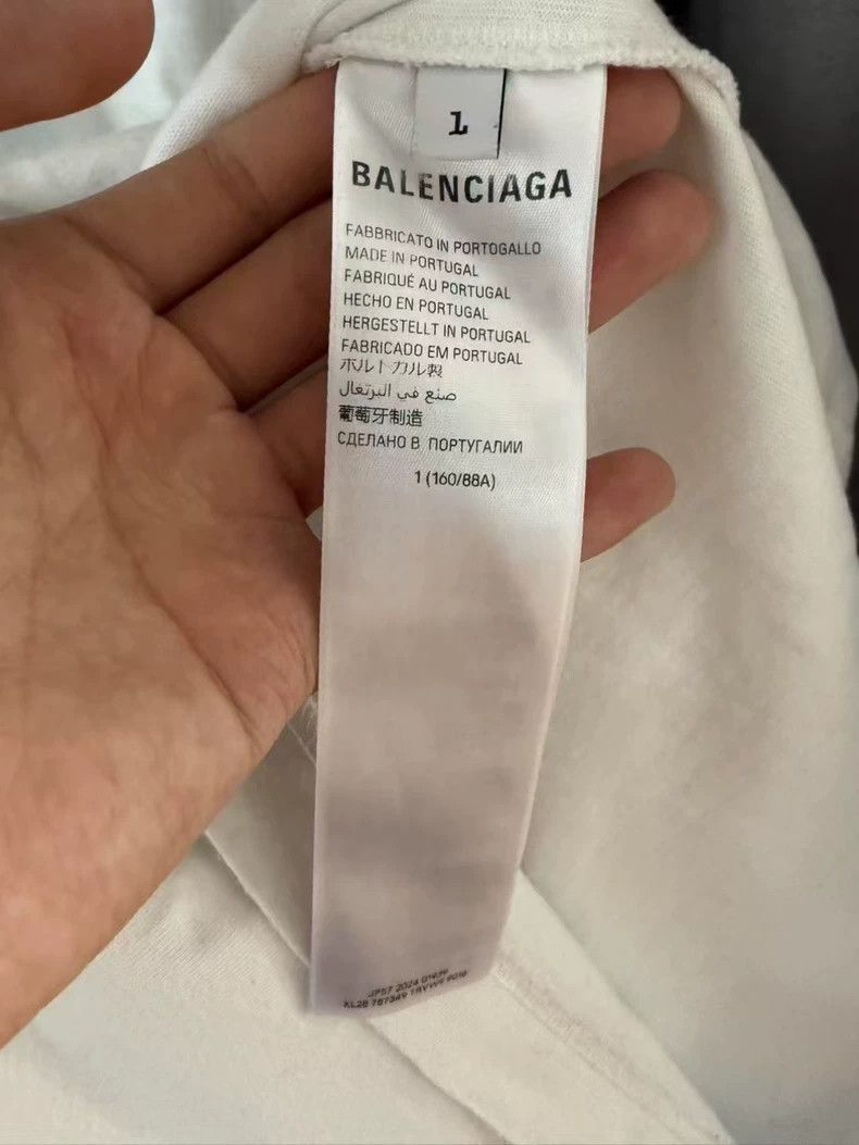 Balenciaga Balenciaga Football short sleeve white Size US S / EU 44-46 / 1 - 4 Thumbnail