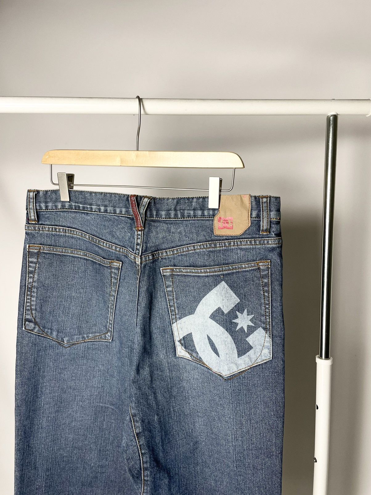 DC Vintage DC Aidan 2 Printed Pocket Supreme Skater Denim Jeans Size US 35 - 3 Thumbnail