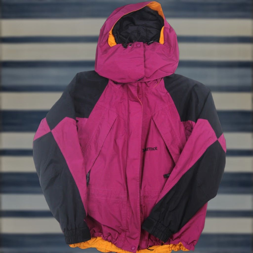 Marmot VINTAGE Marmot Womens Medium Mountain Jacket Purple Jacket Womens Medium Purple Marmot Vintage Mountain Jacket Adventure Women Size M / US 6-8 / IT 42-44 - 1 Thumbnail