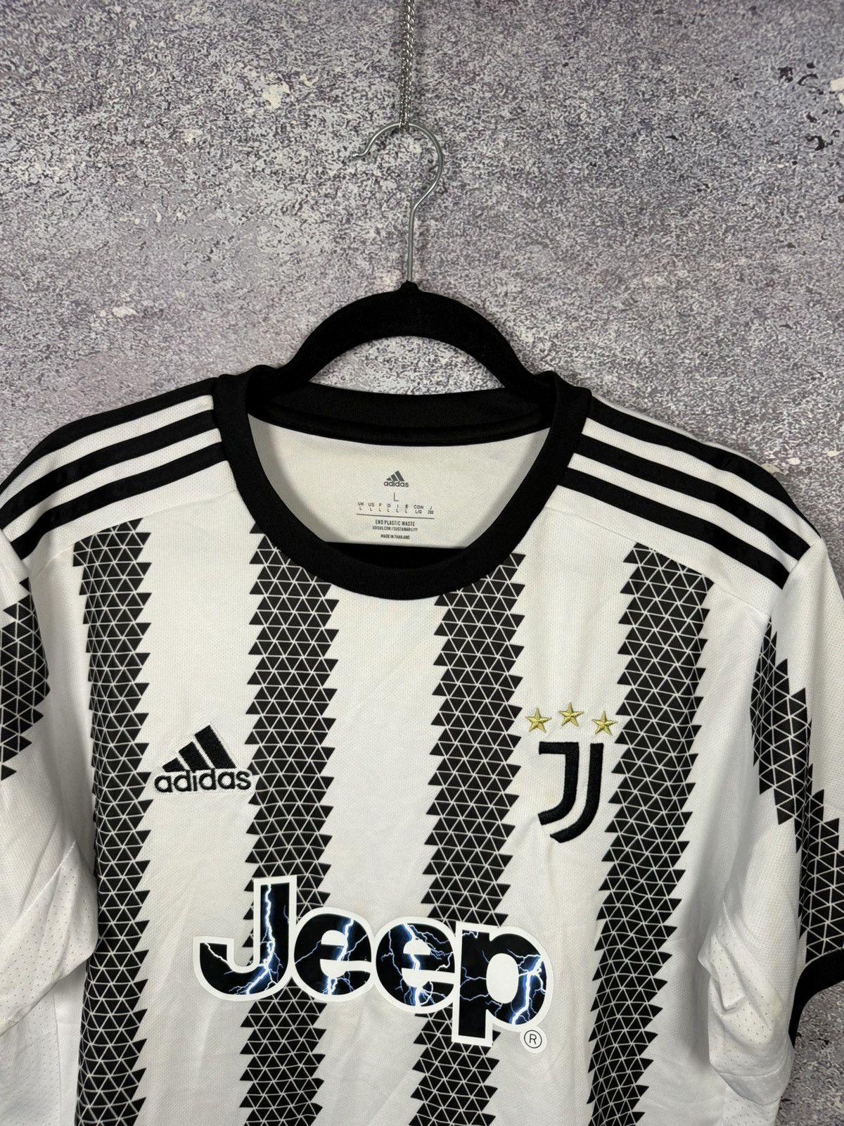 Vintage Vintage Juventus 2022/23 Home Soccer Jersey Size US L / EU 52-54 / 3 - 3 Thumbnail