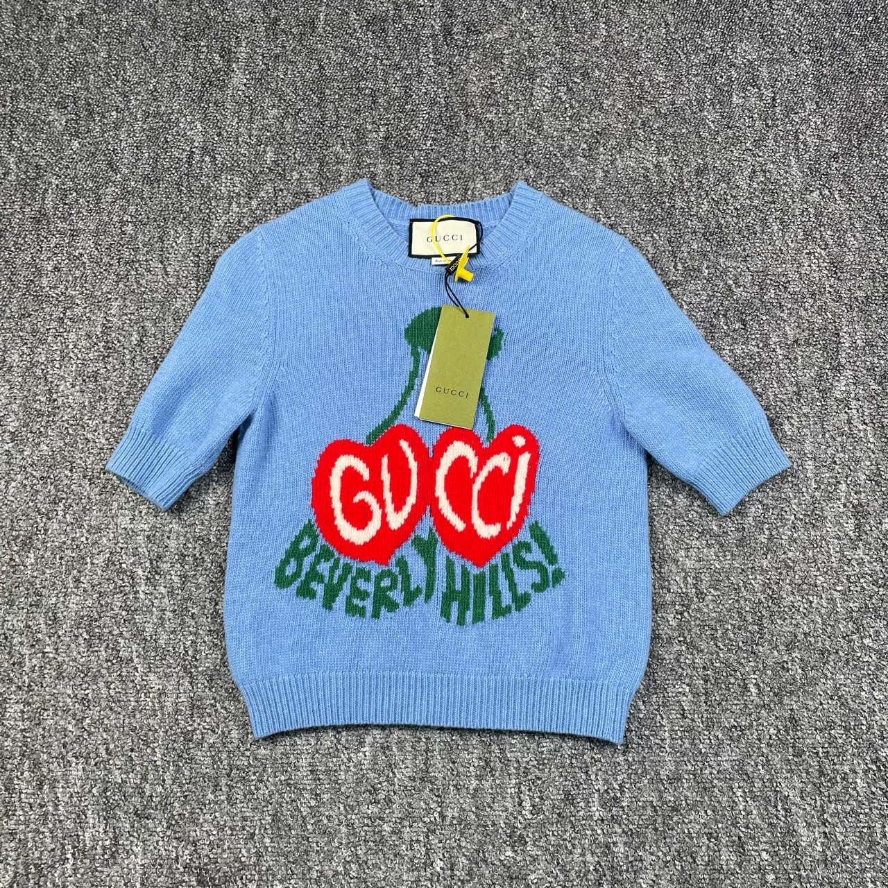 Gucci Gucci Wool Cropped Sweater L Women Size L / US 10 / IT 46 - 1 Thumbnail