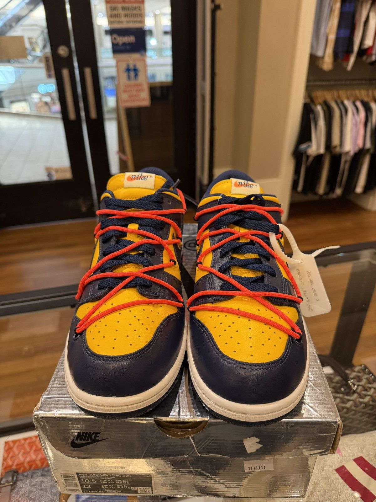Nike × Off-White Off White x Nike Dunk Low “Off White Michigan’ Size US 10.5 / EU 43-44 - 5 Thumbnail