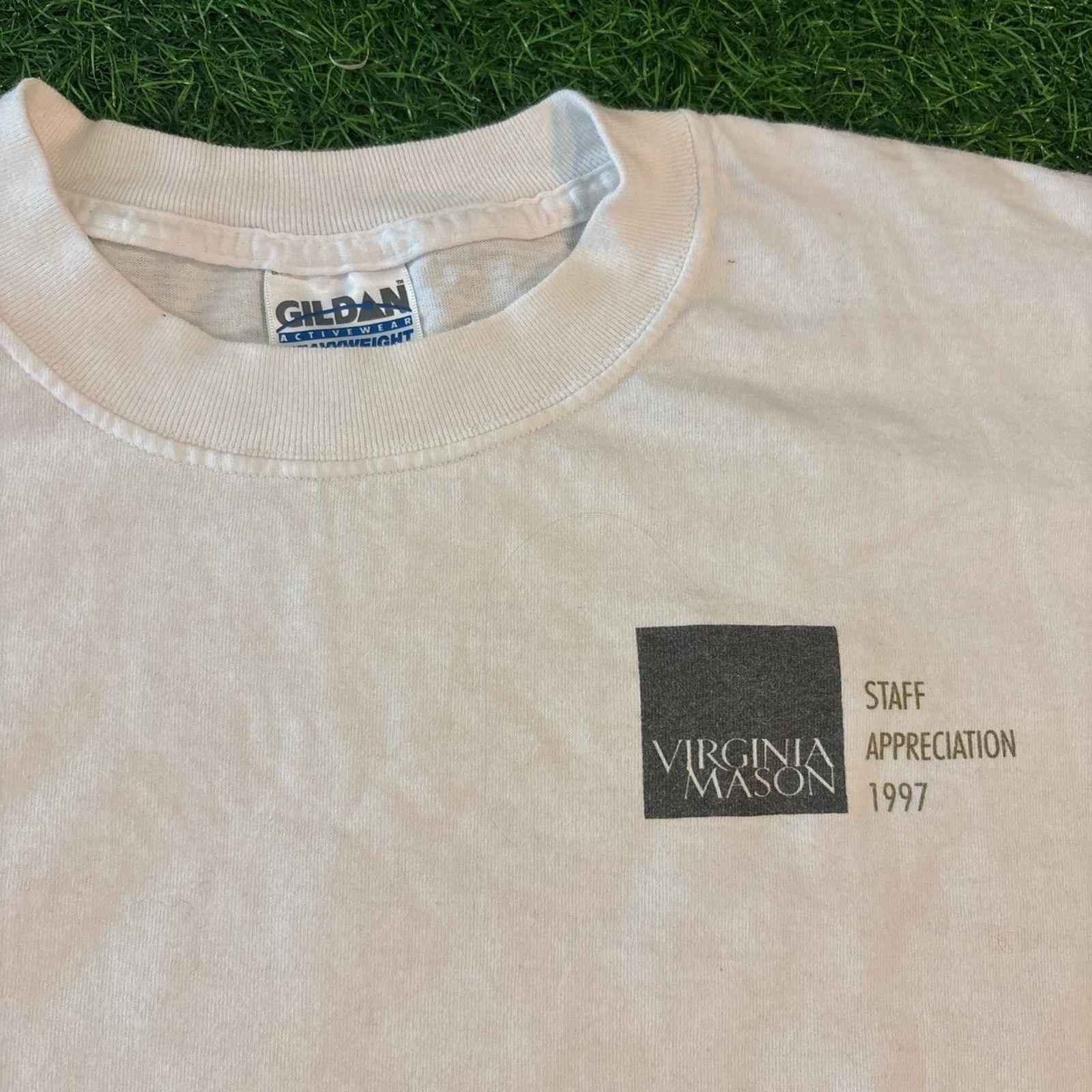 Gildan Vintage White Virginia Mason Staff Appreciation Graphic Tee Size US XL / EU 56 / 4 - 3 Thumbnail