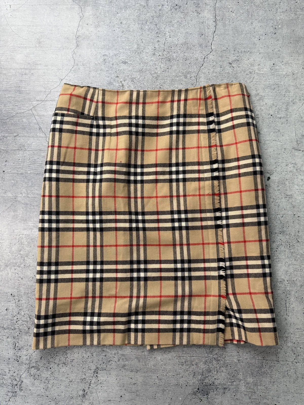 Burberry Vintage 90s Burberry’s Nova Check Wool Skirt Size 30" / US 8 / IT 44 - 1 Thumbnail