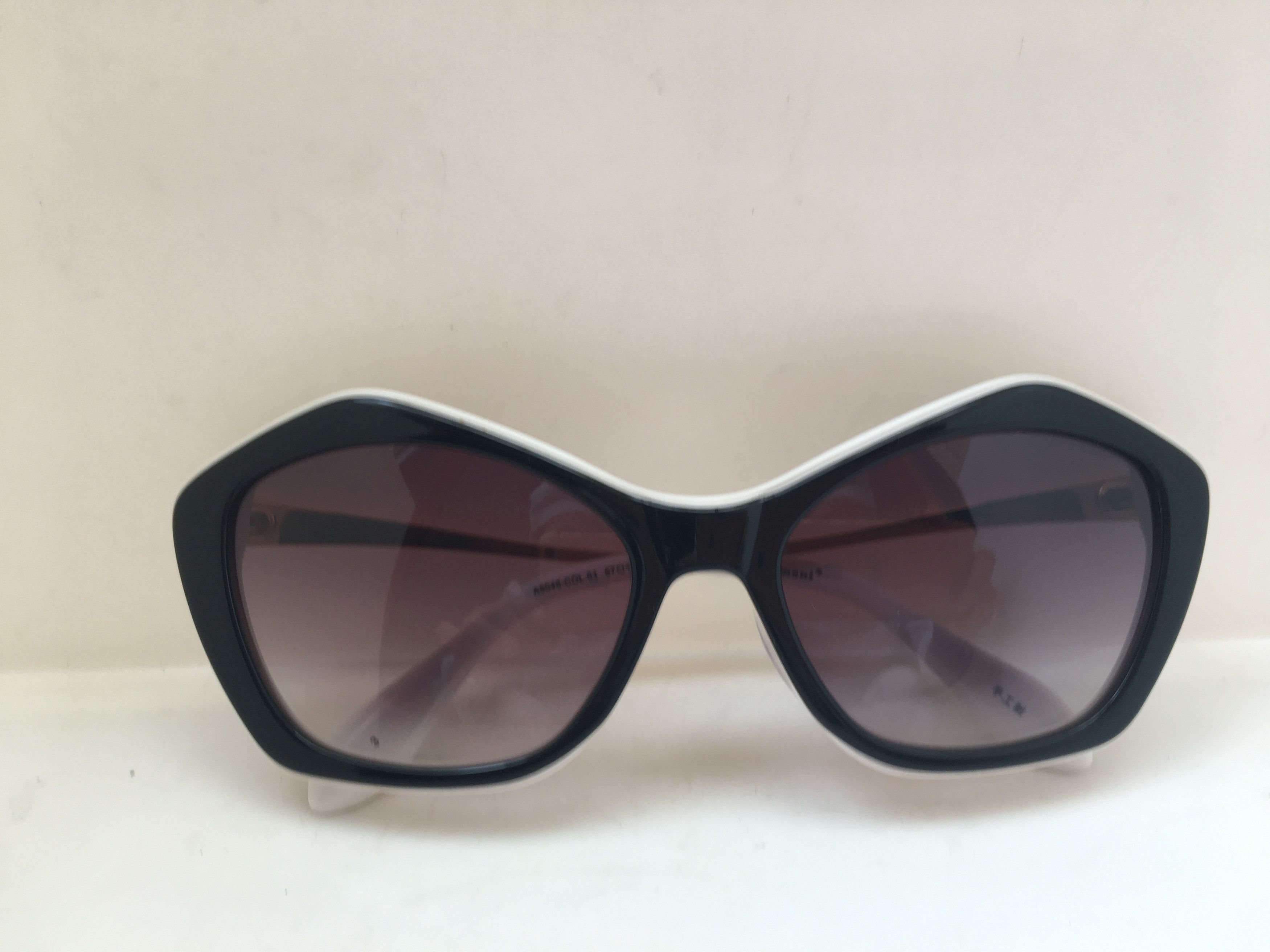 Other OP Art Black White Cateye Diva Sunglasses Frame Size ONE SIZE - 5 Thumbnail