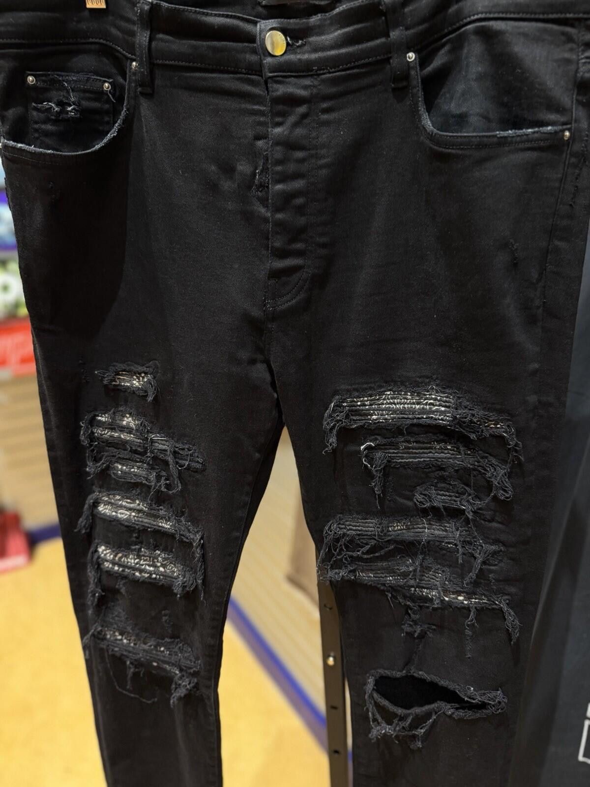 Amiri Size 36 - Amiri Black White Bandanna Jeans 100% Authentic Size US 38 / EU 54 - 4 Thumbnail