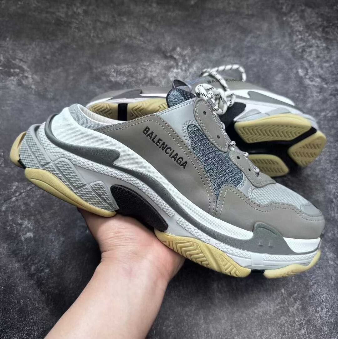 Balenciaga Balenciaga Patchwork Multi Lowtop Sneakers S Men Size US 10 / EU 43 - 1 Thumbnail