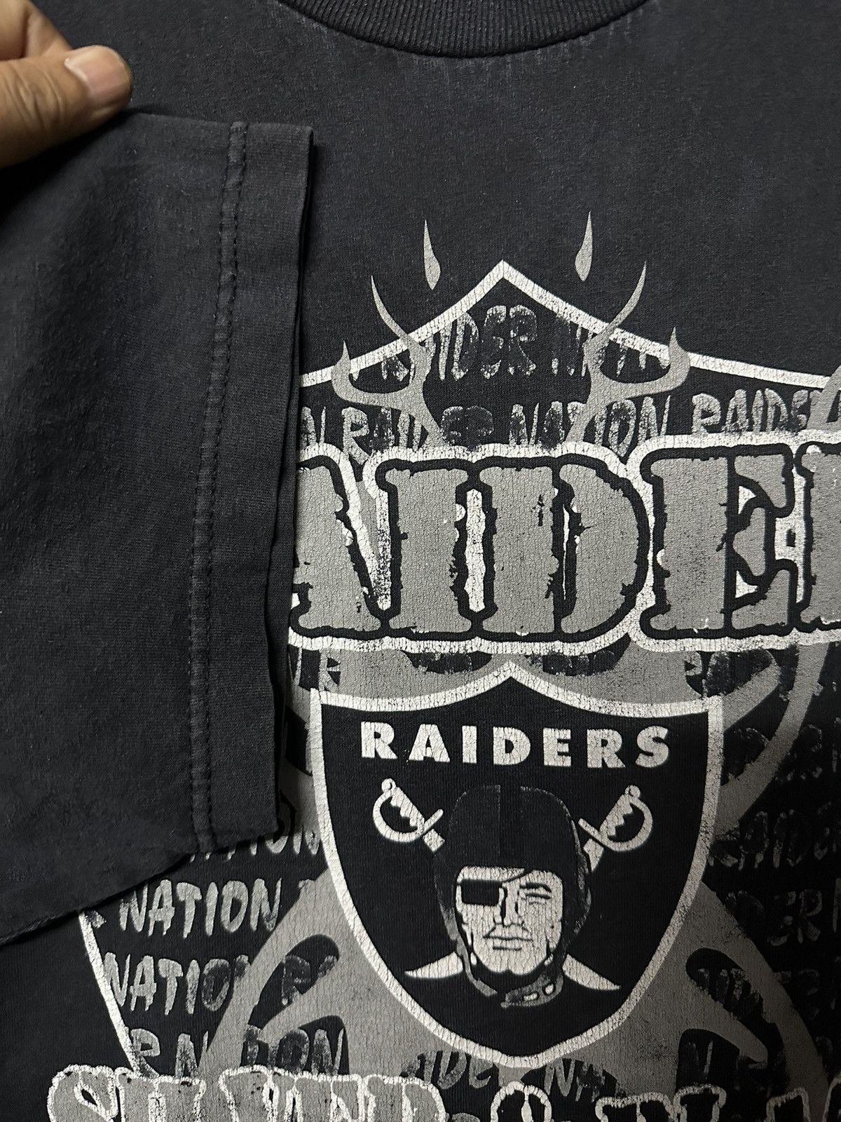 NFL × Vintage Thrashed Vintage Raider Silver & Black Attack Faded Tee Size US XXL / EU 58 / 5 - 8 Thumbnail