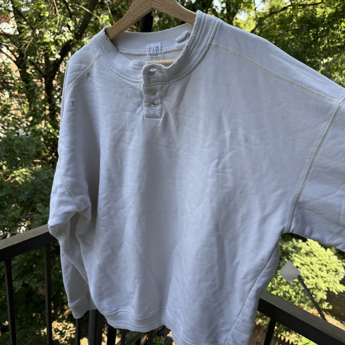 Vintage Thrashed Faded Distressed White Henley Sweatshirt ERD Grunge Size US L / EU 52-54 / 3 - 5 Thumbnail
