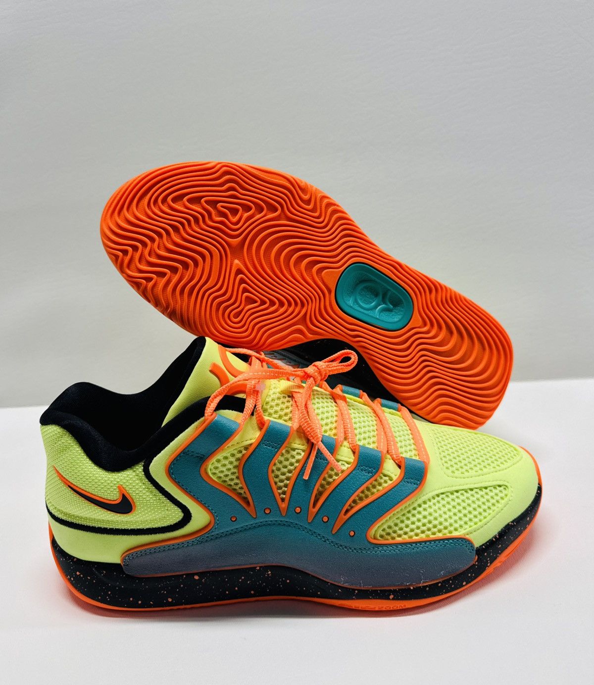 Nike Nike KD18 NRG Timeline Clear Jade Black Liquid Lime Size US 12 / EU 45 - 1 Thumbnail