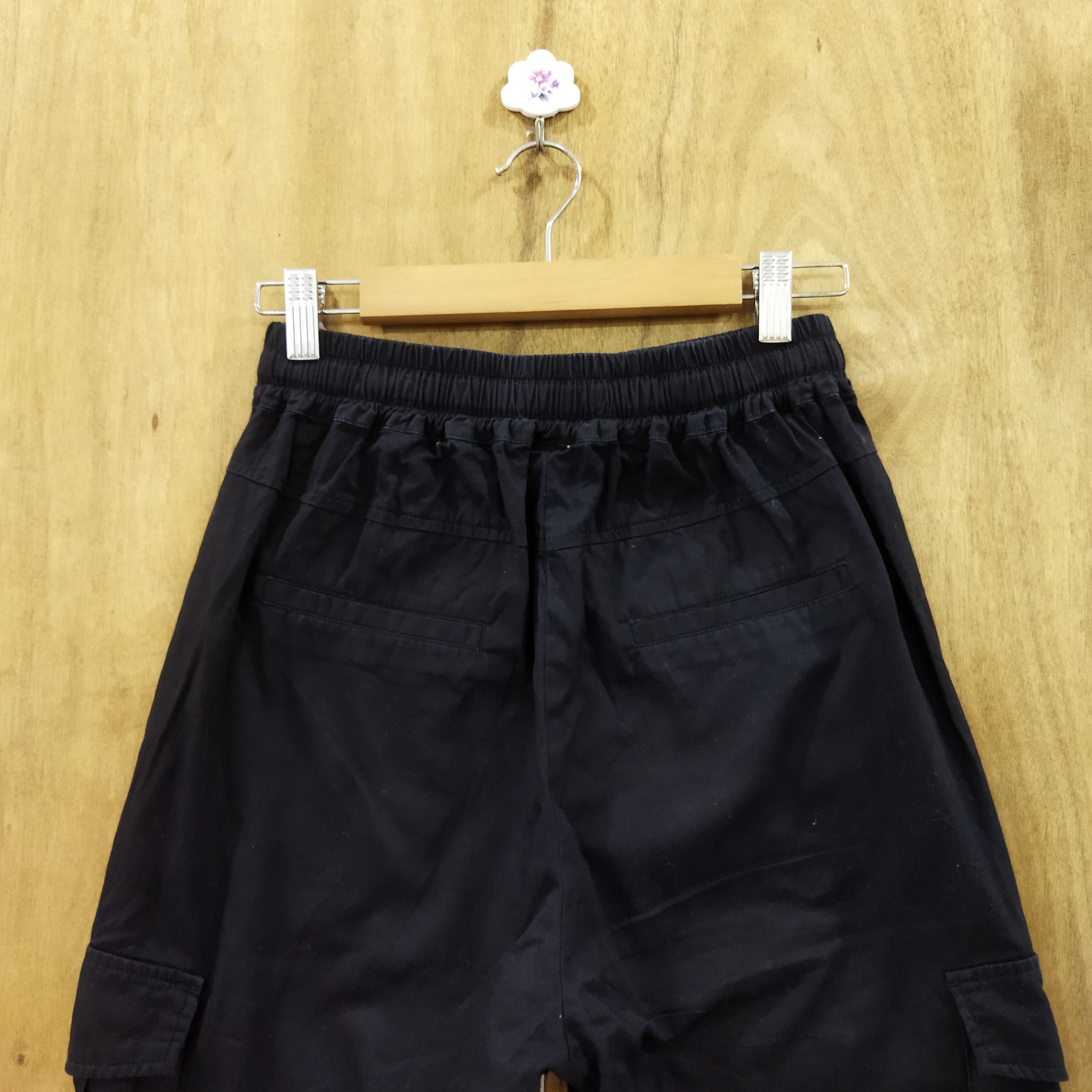 Japanese Brand 24/ C.O.Z.A BLACK SPRING WAIST CARGO PANTS Size US 26 / EU 42 - 7 Thumbnail