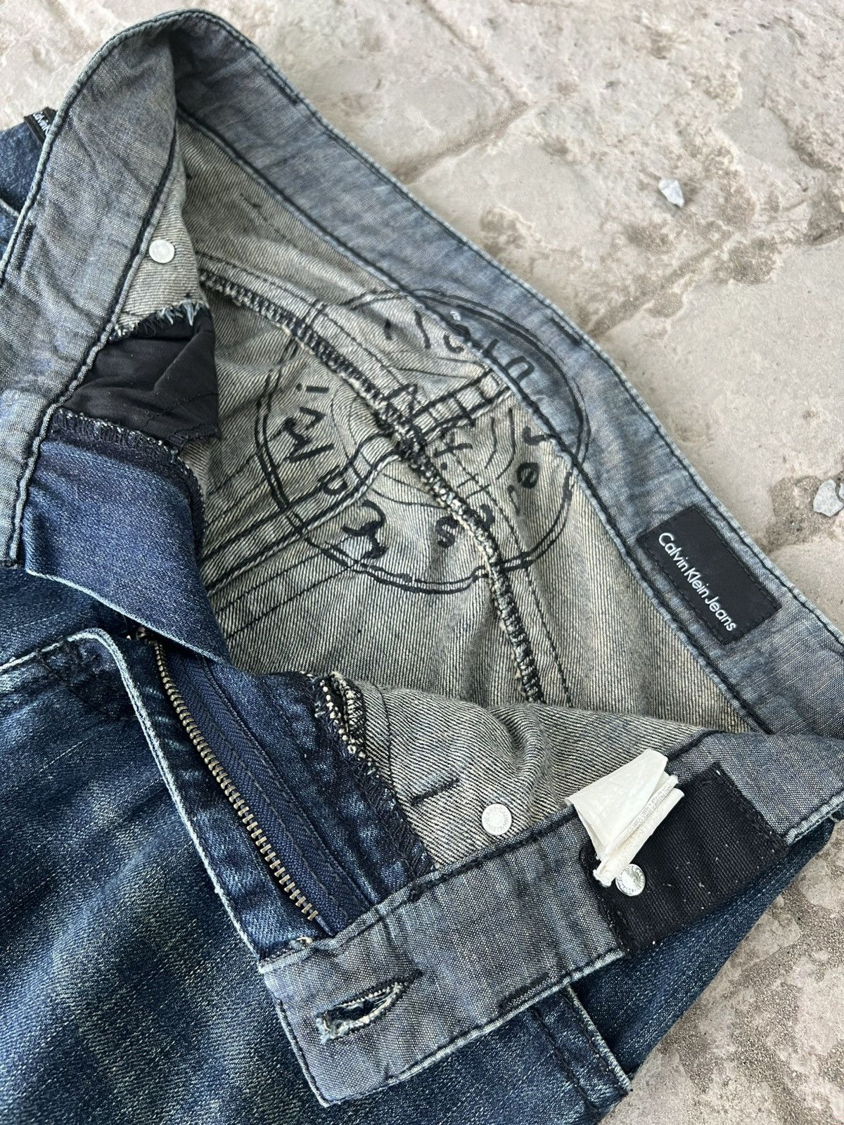 Calvin Klein Calvin Klein Jean sz 30 Size US 30 / EU 46 - 2 Thumbnail