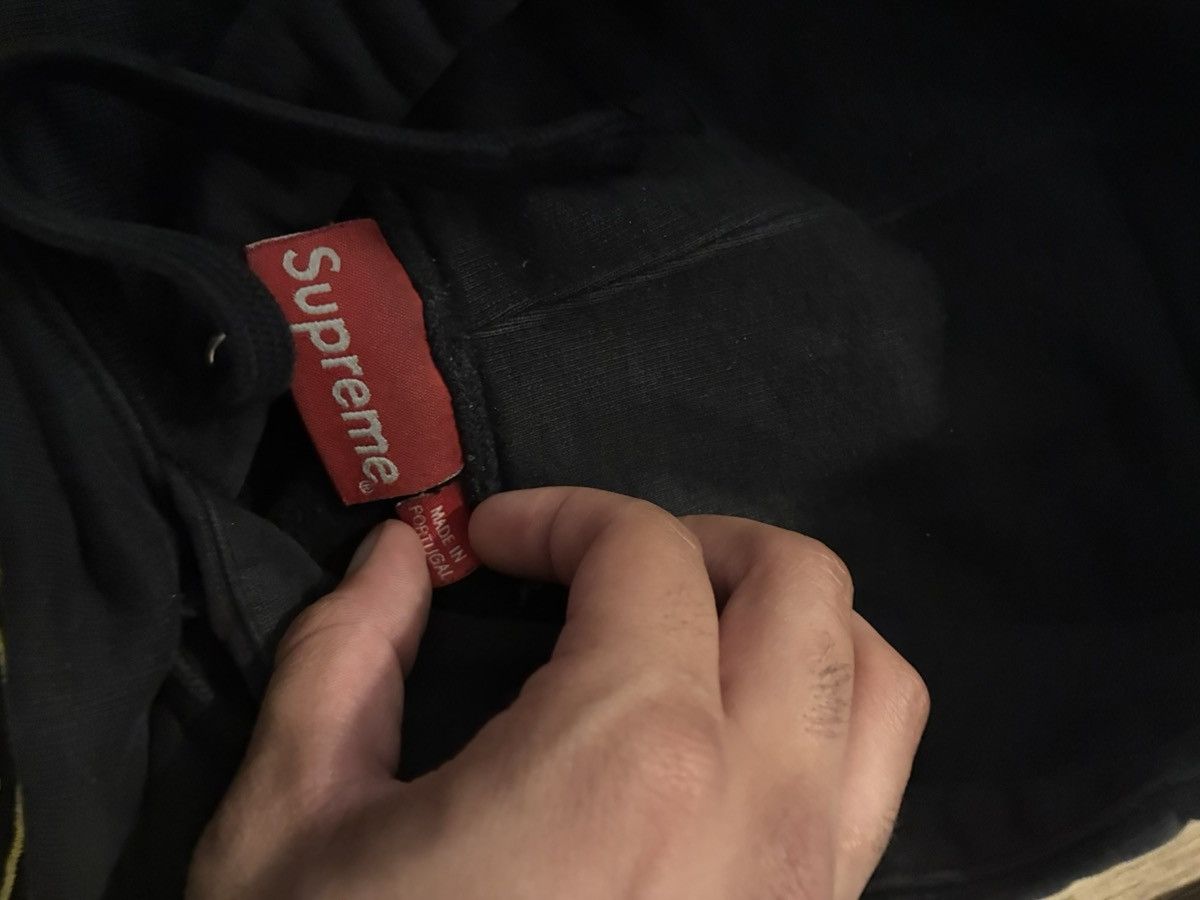 Supreme Supreme love or hate 2018 hoodie Size US M / EU 48-50 / 2 - 3 Thumbnail