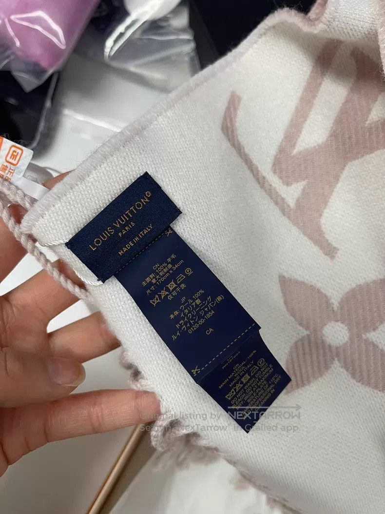 Louis Vuitton Louis Vuitton Dry Rose Pink Wool Scarf Size ONE SIZE - 2 Thumbnail