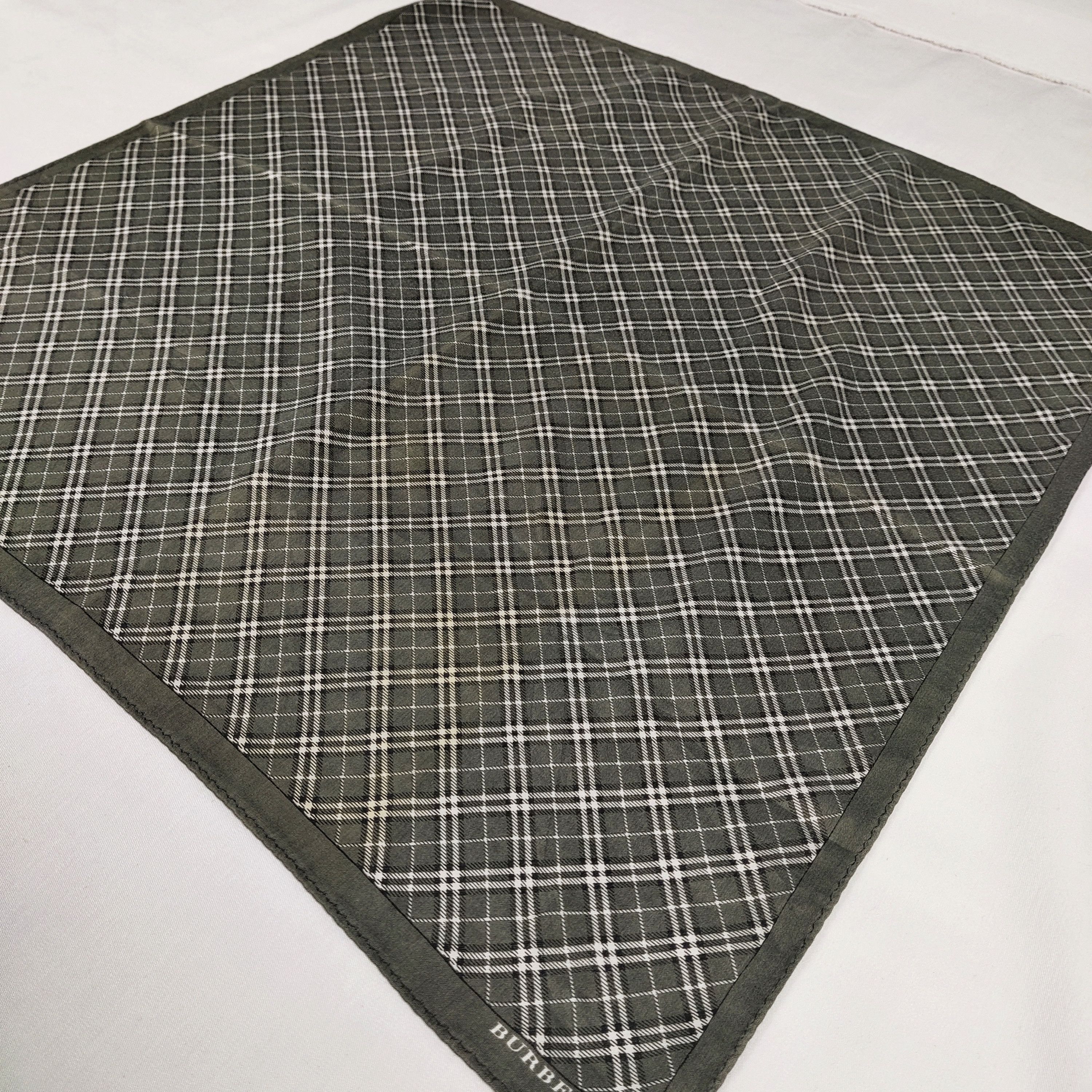 Burberry × Vintage Burberry Handkerchief / Neckerchief / Bandana FZ293 Size ONE SIZE - 4 Thumbnail