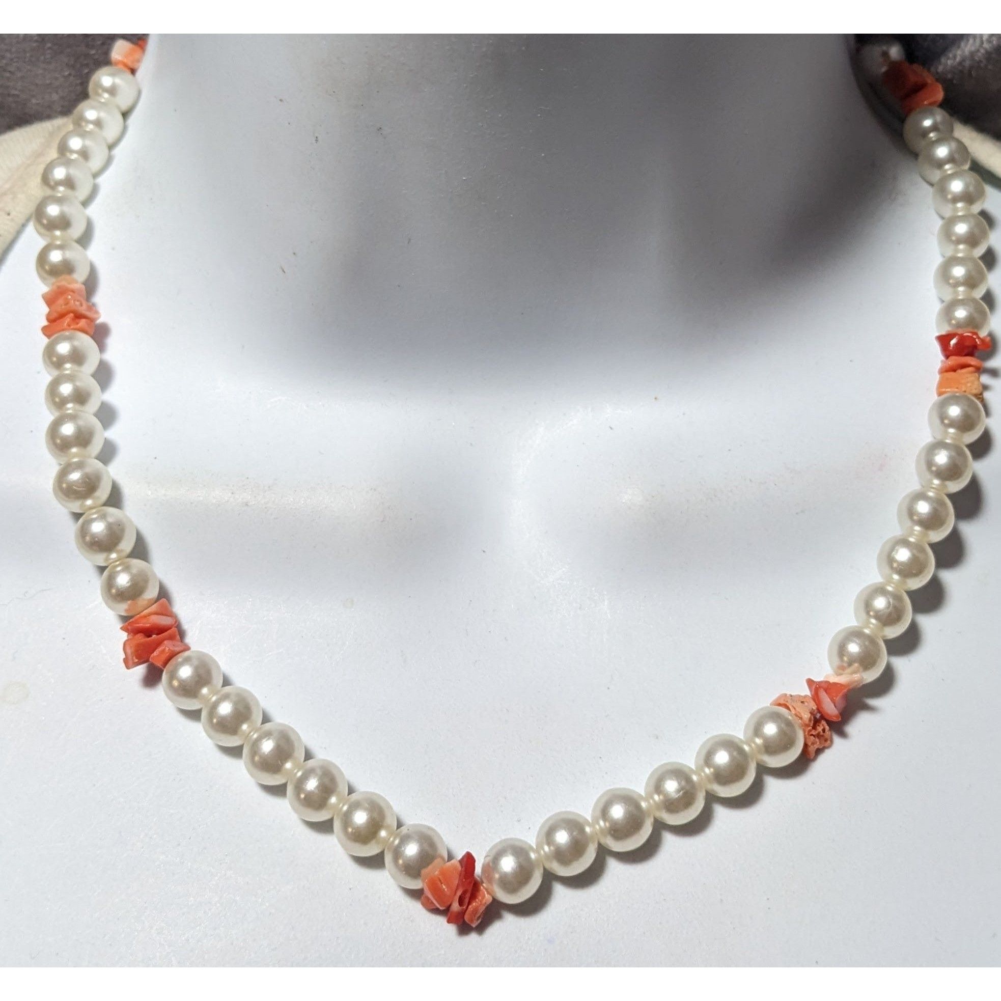 Other White Faux Pearl Beaded Coral Chip Necklace Size ONE SIZE - 5 Thumbnail