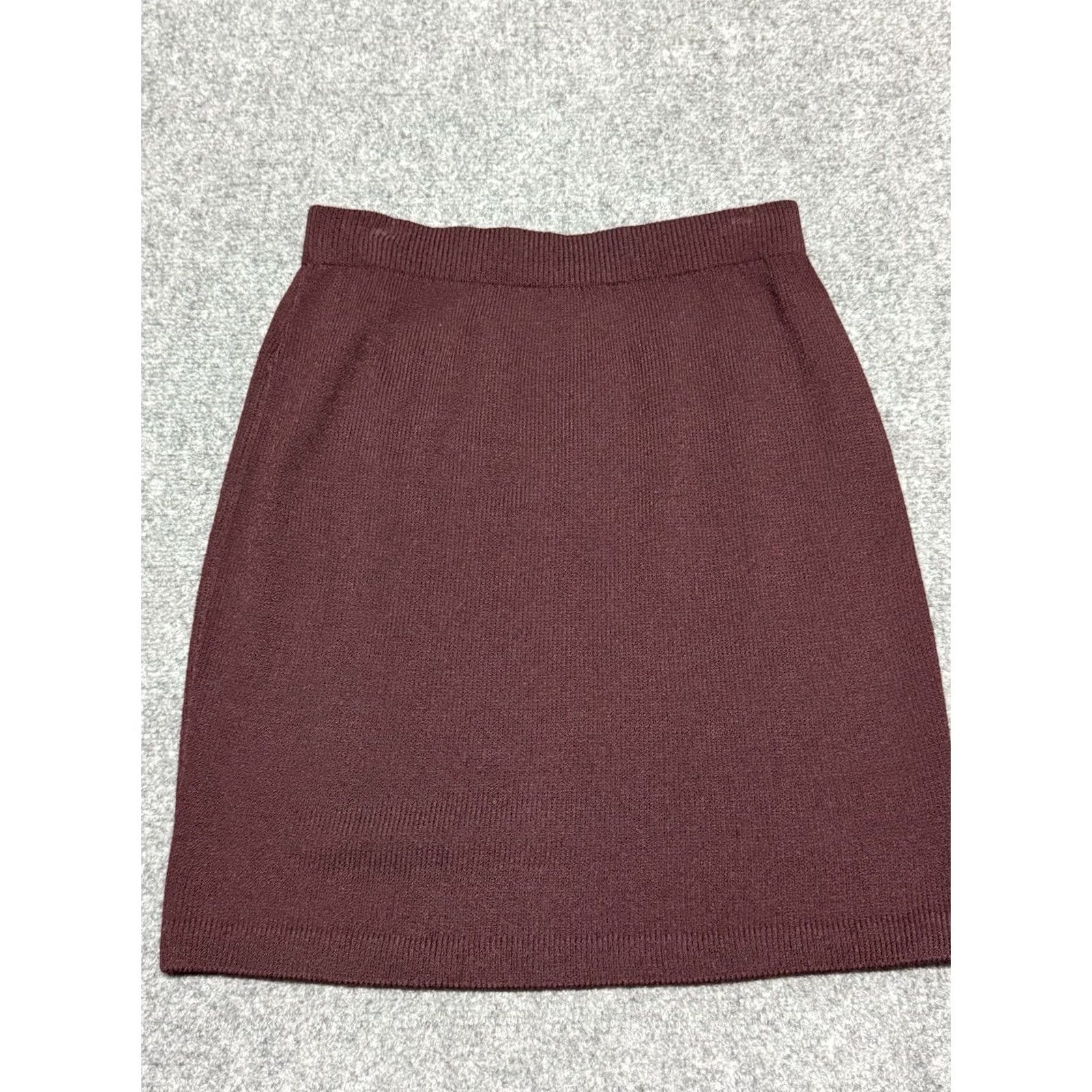 St. John St. John Collection Brown Knit 2 Piece Skirt Suit Womens 2 with Gold Chain Bow Size XS / US 0-2 / IT 36-38 - 6 Thumbnail