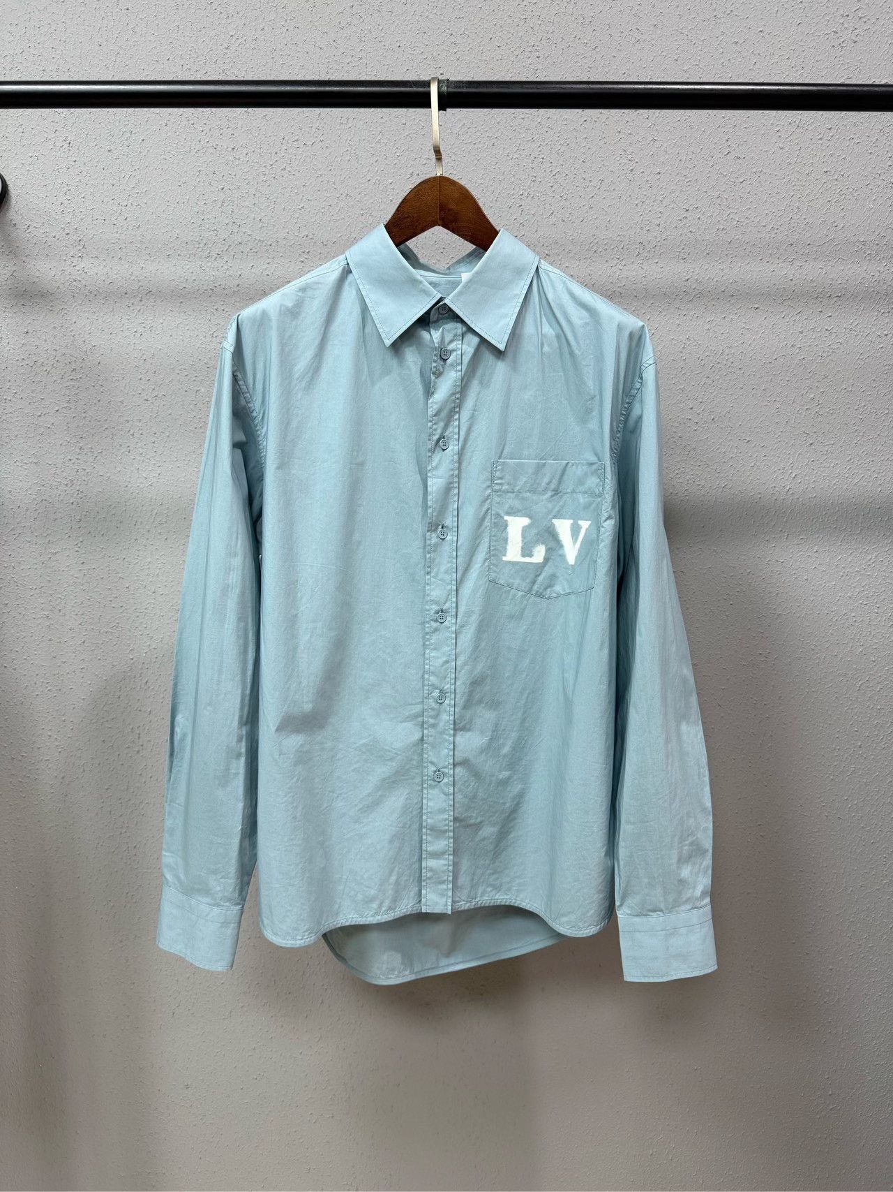 Louis Vuitton Louis Vuitton Blue White Logo Shirt Size US M / EU 48-50 / 2 - 1 Thumbnail