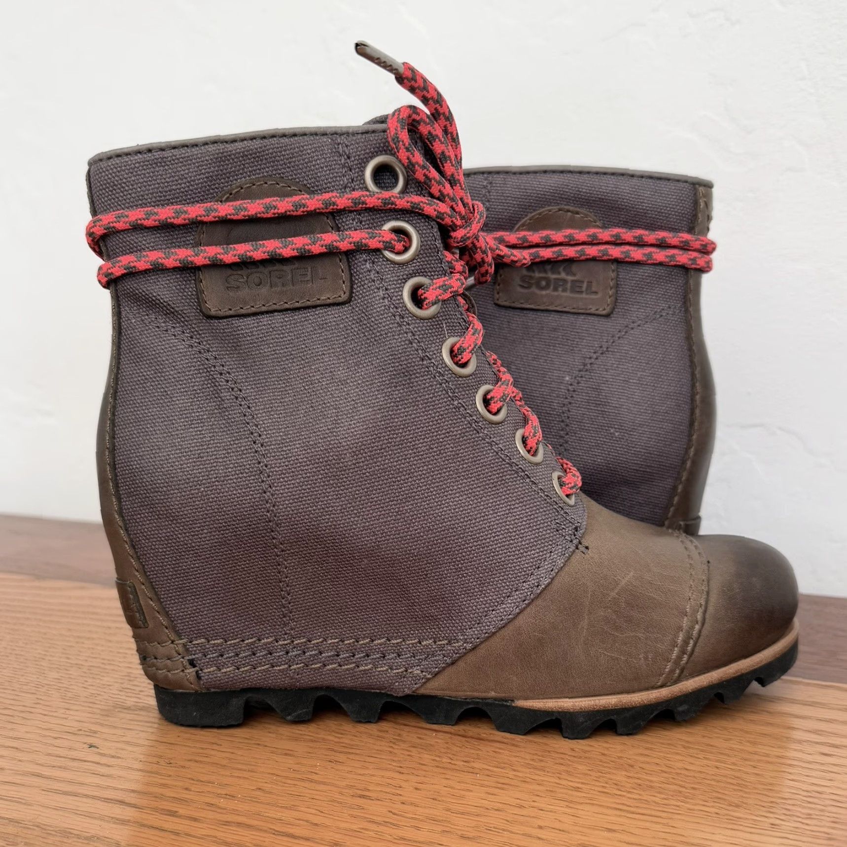 SOREL Sorel PDX Leather Hidden Wedge Boot Women's 6 Brown Grey Waterproof Lace Up Size US 6 / IT 36 - 2 Thumbnail