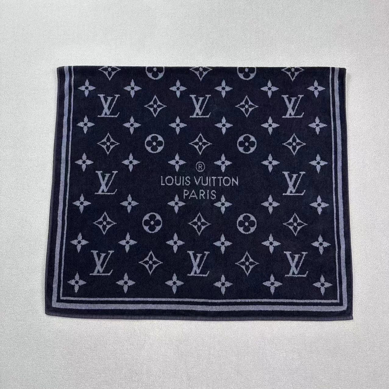 Louis Vuitton Louis Vuitton Monogram Blanket 155x95 Size ONE SIZE - 1 Thumbnail