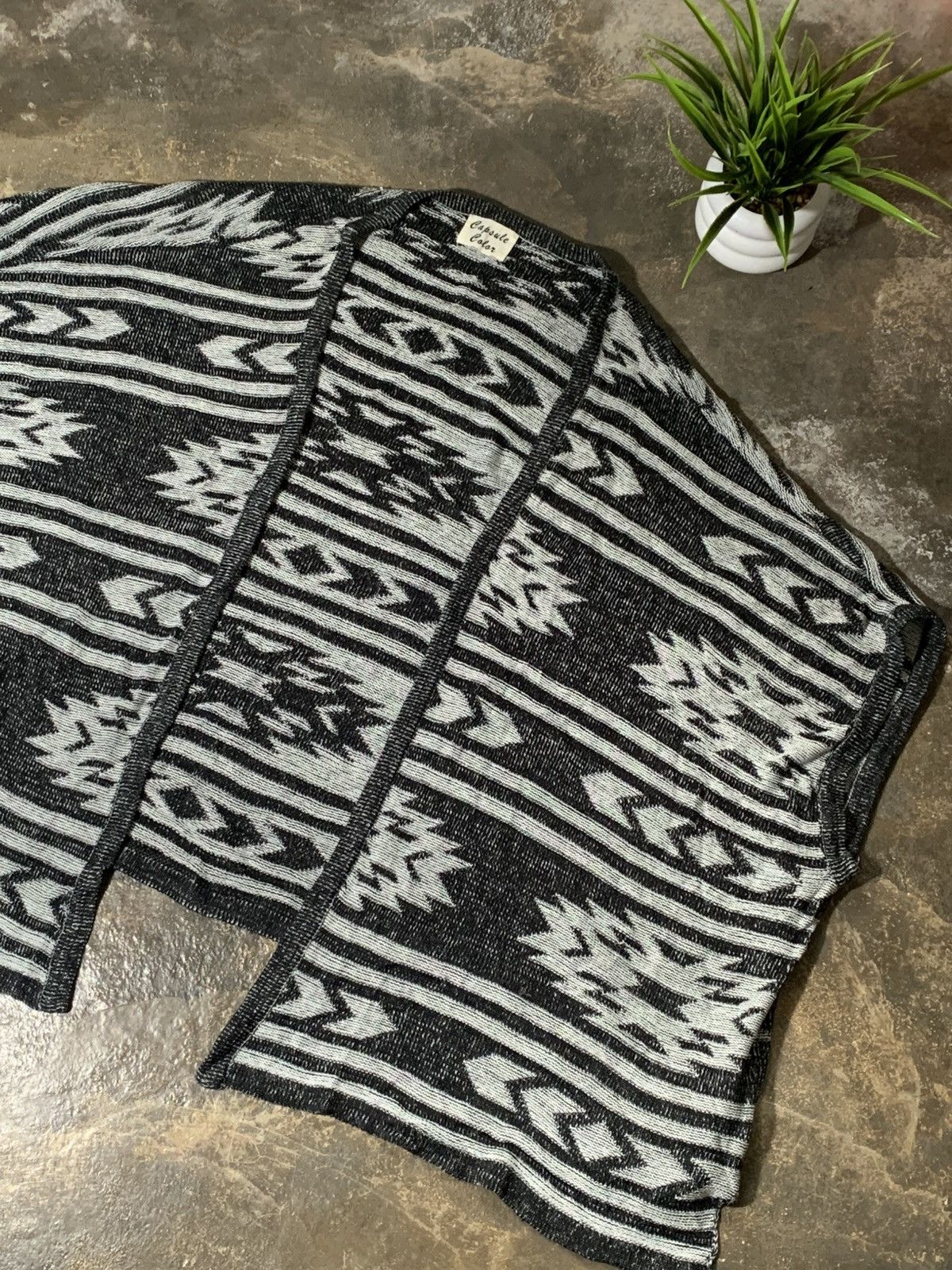 Other Capsule Colour Knitwear Poncho Navajo Pattern Size US XXL / EU 58 / 5 - 2 Thumbnail