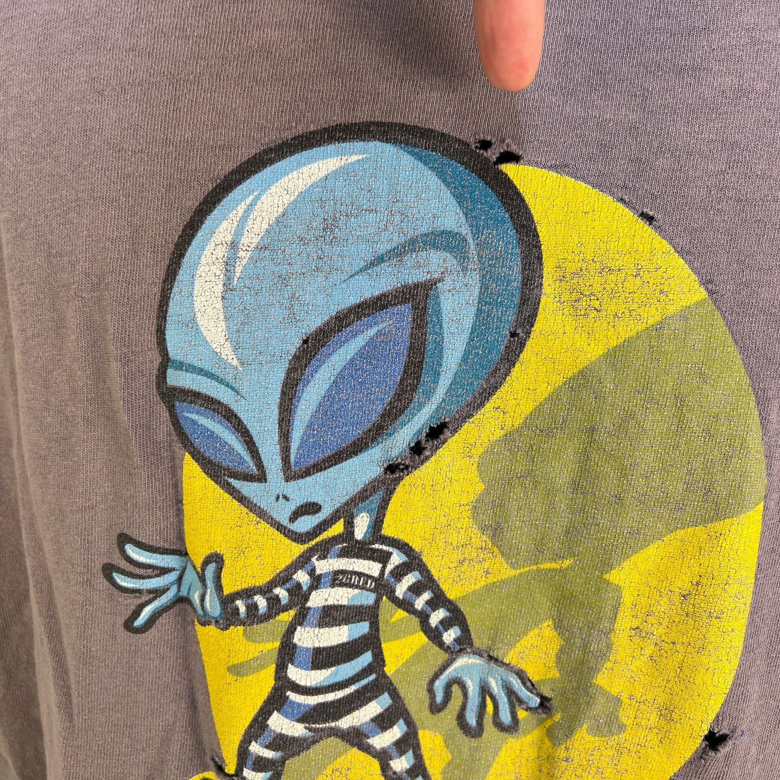 Vintage Twenty Six Red Illegal Alien Graphic Tee Shirt Size US L / EU 52-54 / 3 - 7 Thumbnail