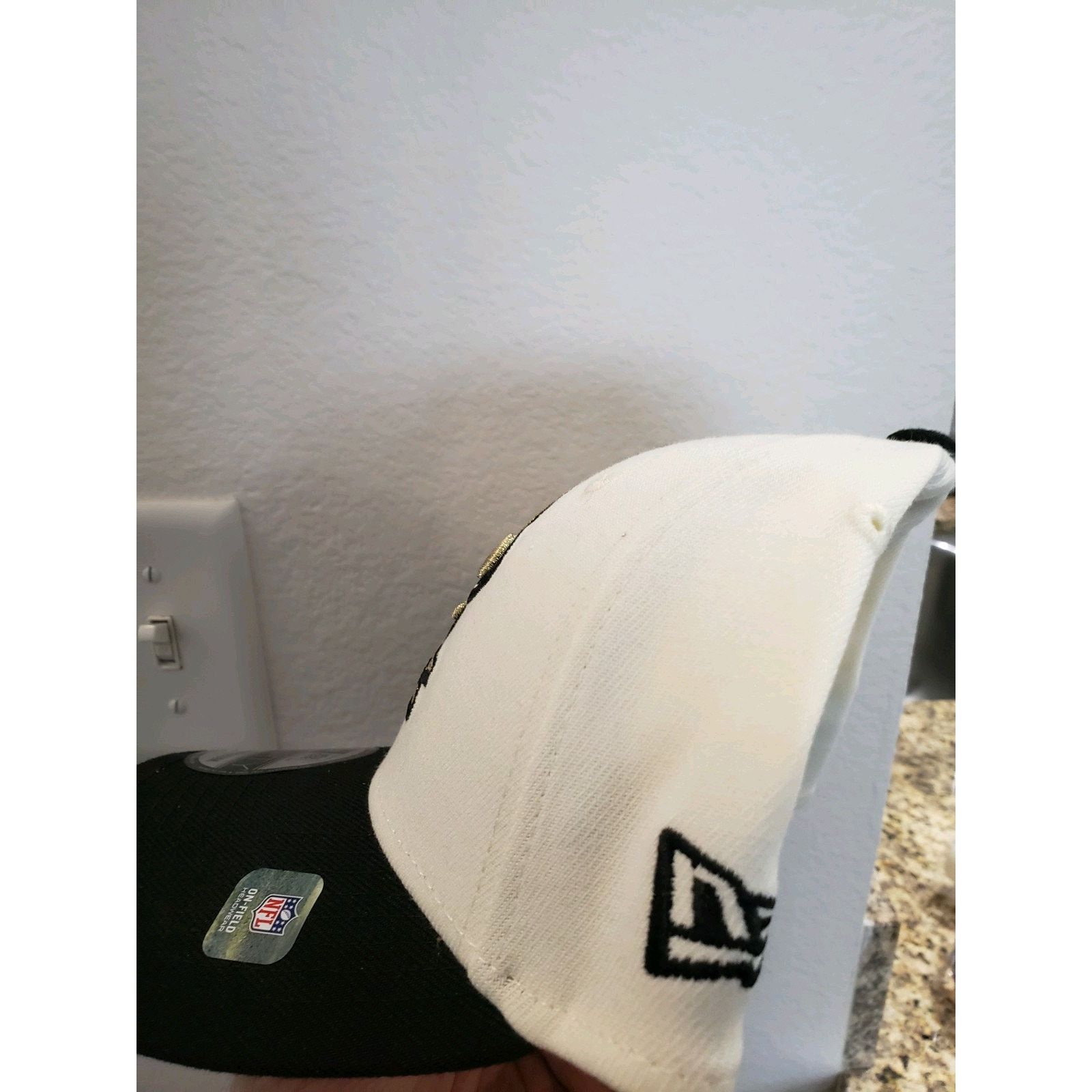 New Era New Orleans Saints Hat Cap 2022 Sideline 3930 S/M New Era Size ONE SIZE - 5 Thumbnail