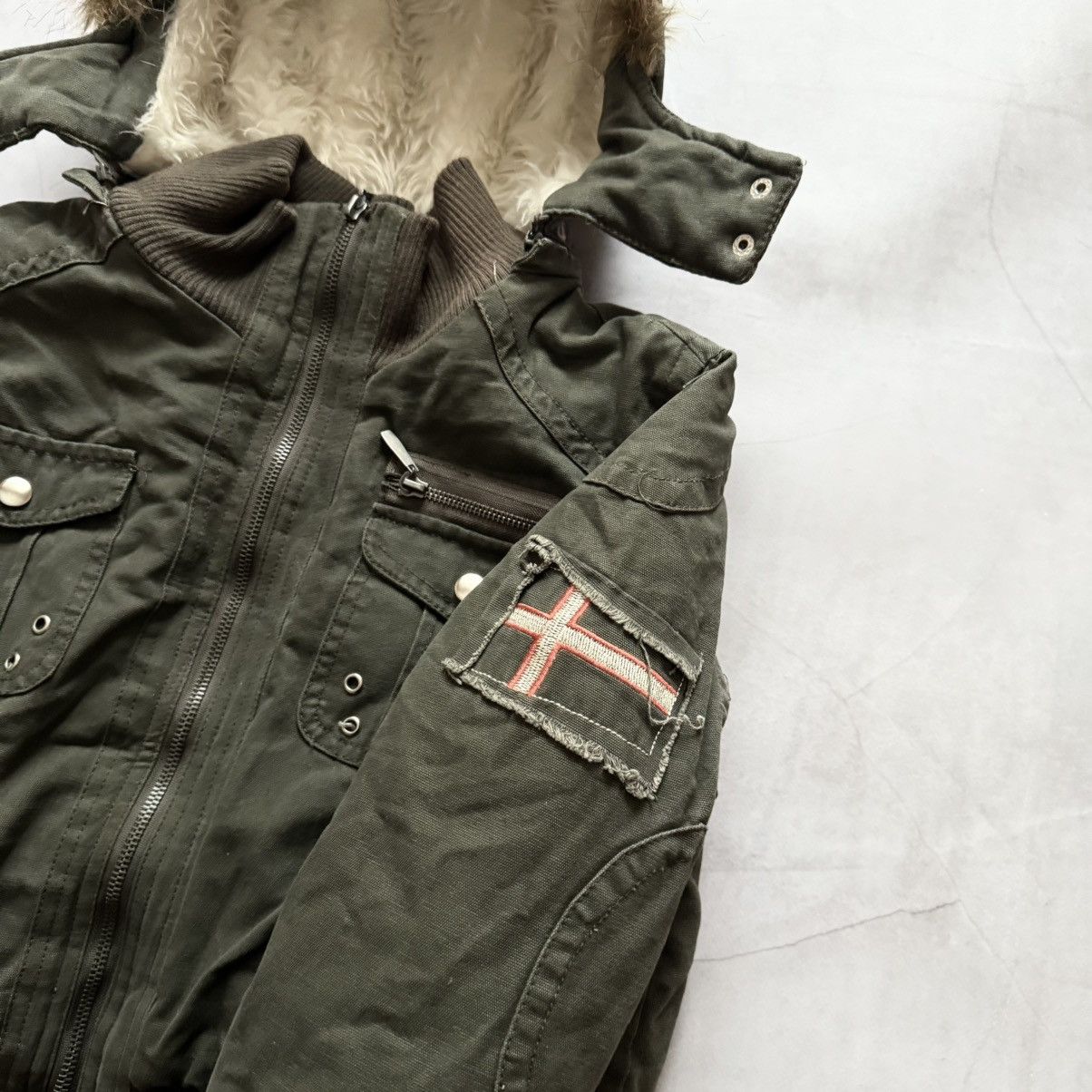 Hysteric Glamour × Undercover Military Crop Bomber Jacket Fur LGB If Six Was Nine Vibe Size M / US 6-8 / IT 42-44 - 4 Thumbnail