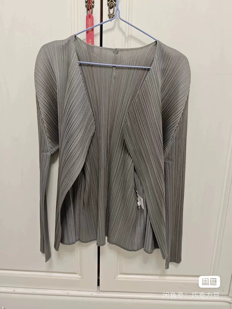 Issey Miyake Issey Miyake size:4 A dark grey cardigan Size M / US 6-8 / IT 42-44 - 2 Thumbnail