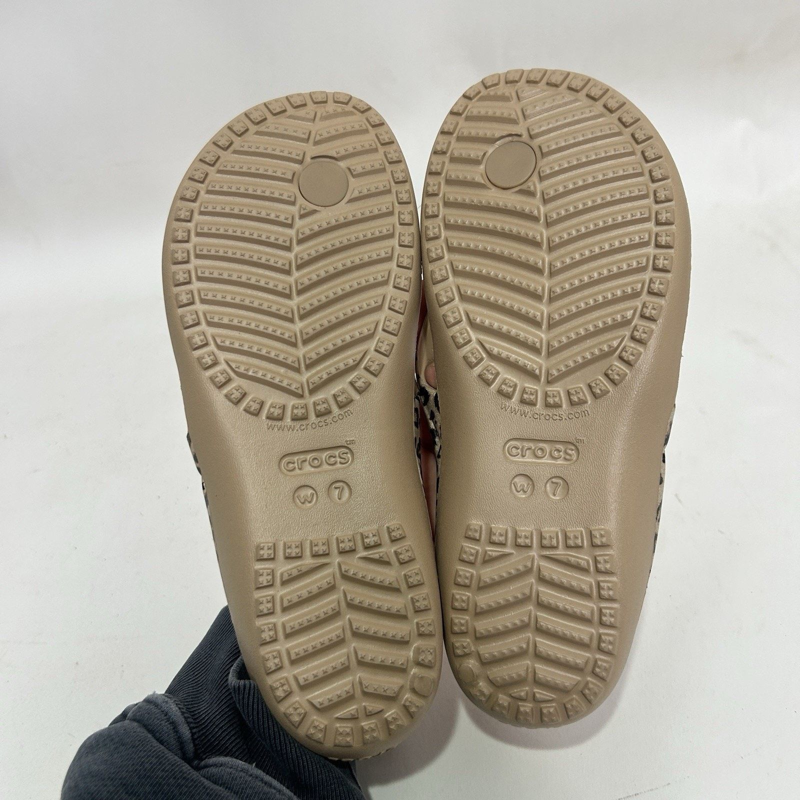 Crocs Crocs Kadee II Flip Flop Sandals "Leopard Gold" Size US 6 / IT 36 - 5 Thumbnail