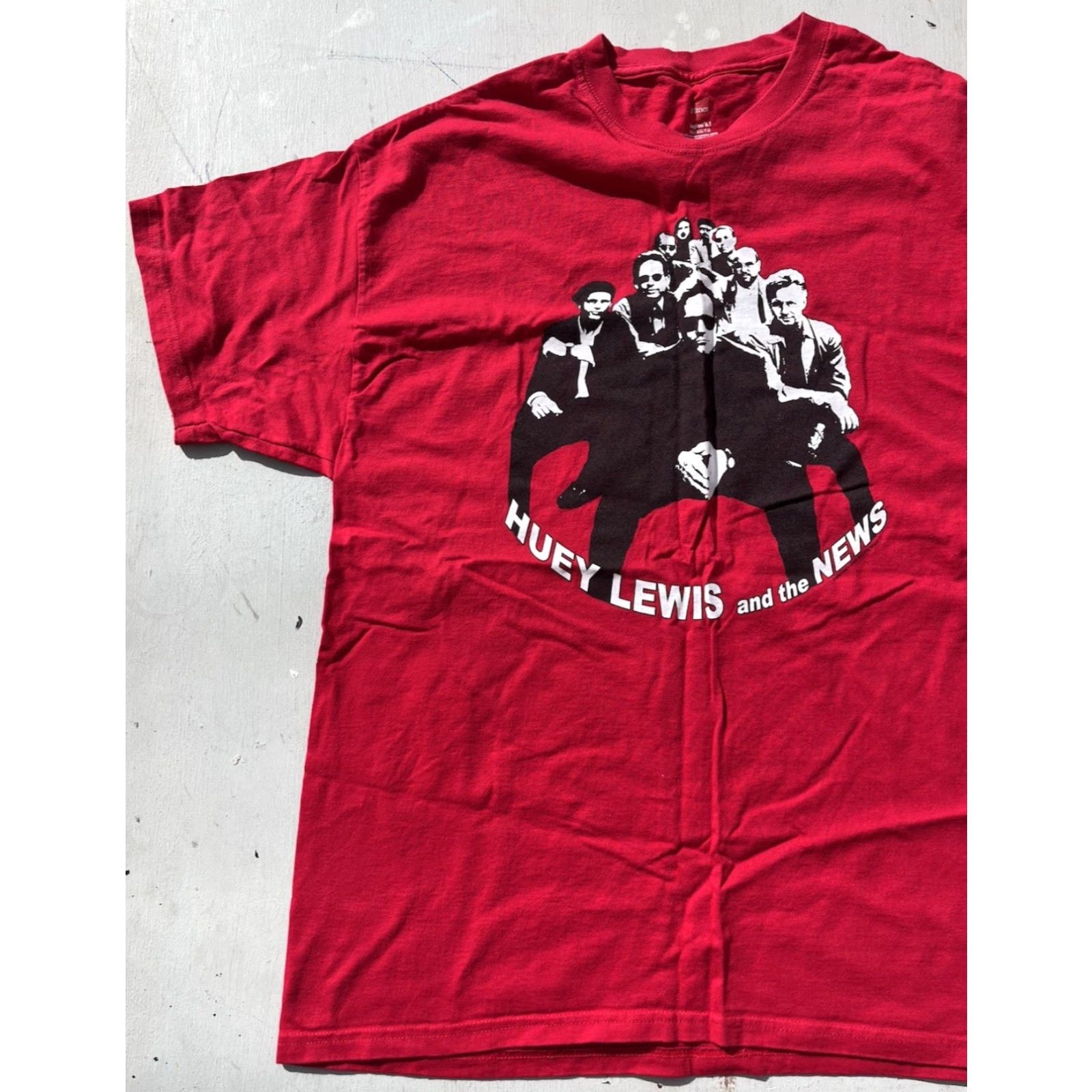 Hanes Hanes TAGLESS Men's T-Shirt Red XL Huey Lewis and the News 80s Pop Rock Back To Future Size US XL / EU 56 / 4 - 5 Thumbnail