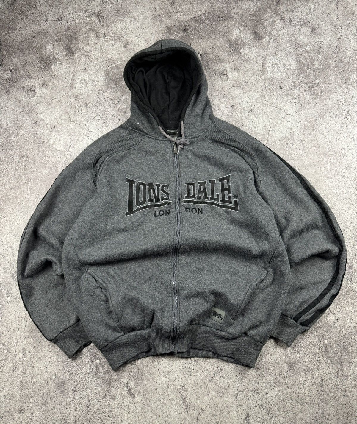 Lonsdale Vintage Man’s Lonsdale Big Central Logo Zip Hoodie Size US L / EU 52-54 / 3 - 1 Thumbnail