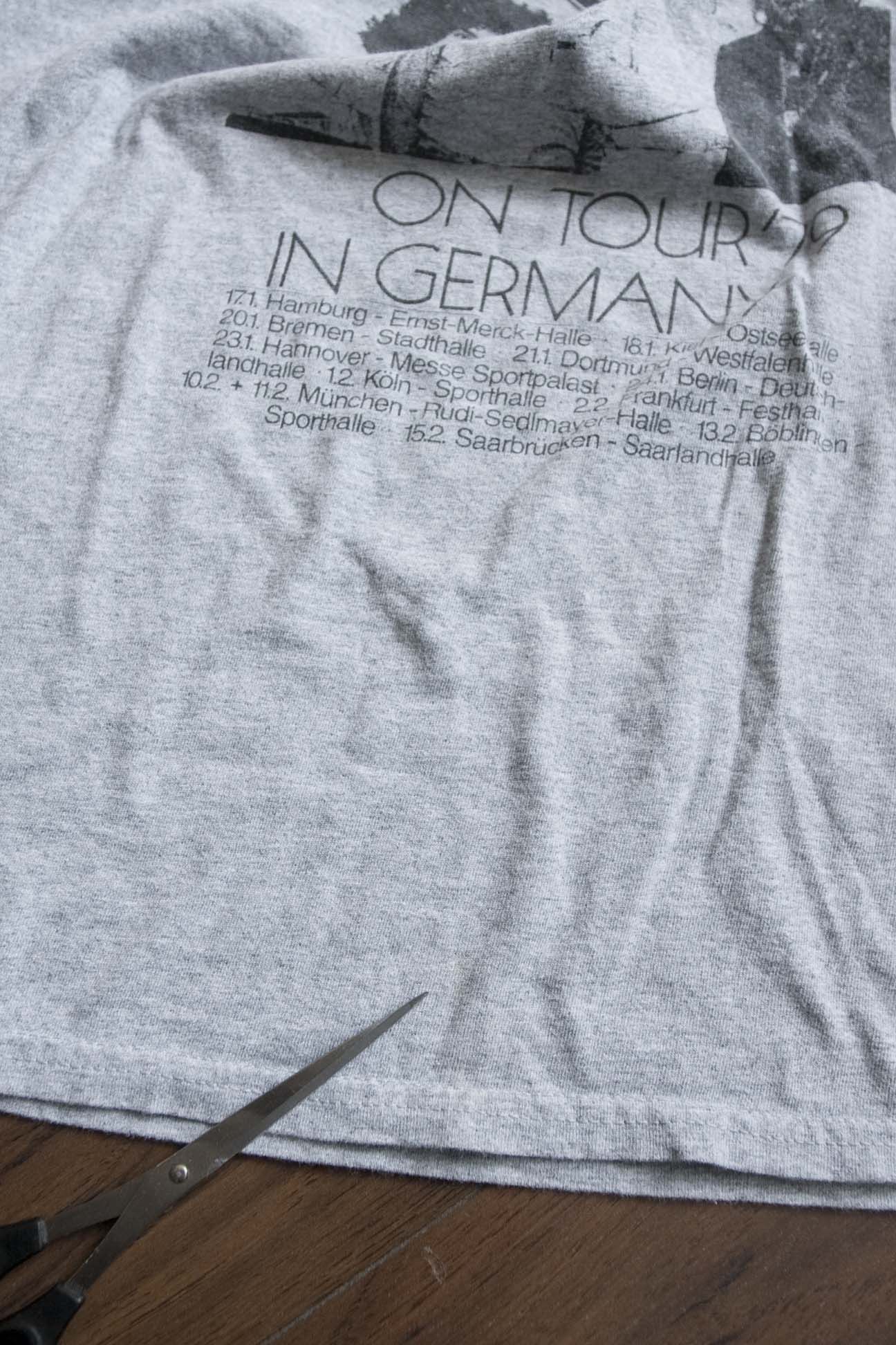 Other Queen T-shirt Long Sleeve Size L On tour '79 in Germany Size US L / EU 52-54 / 3 - 6 Thumbnail
