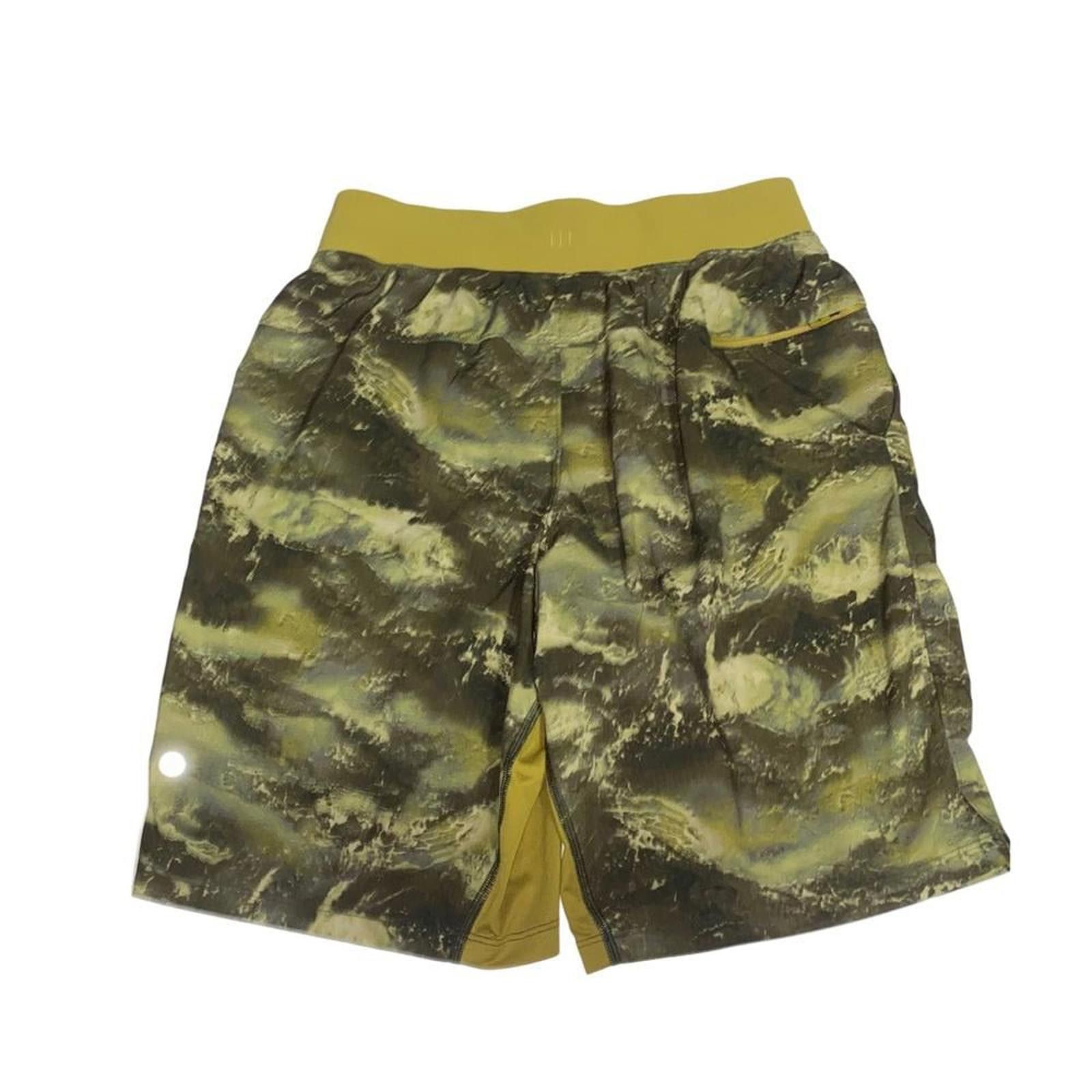 Lululemon Lululemon men camo shorts S Size US 30 / EU 46 - 1 Thumbnail