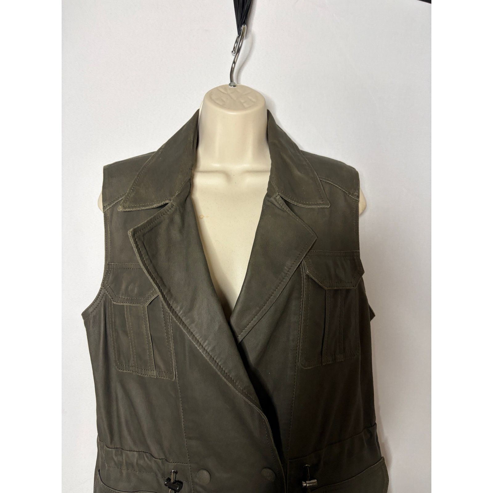 Neiman Marcus Vintage Neiman Marcus 100% leather olive green vest jacket S Size S / US 4 / IT 40 - 5 Thumbnail