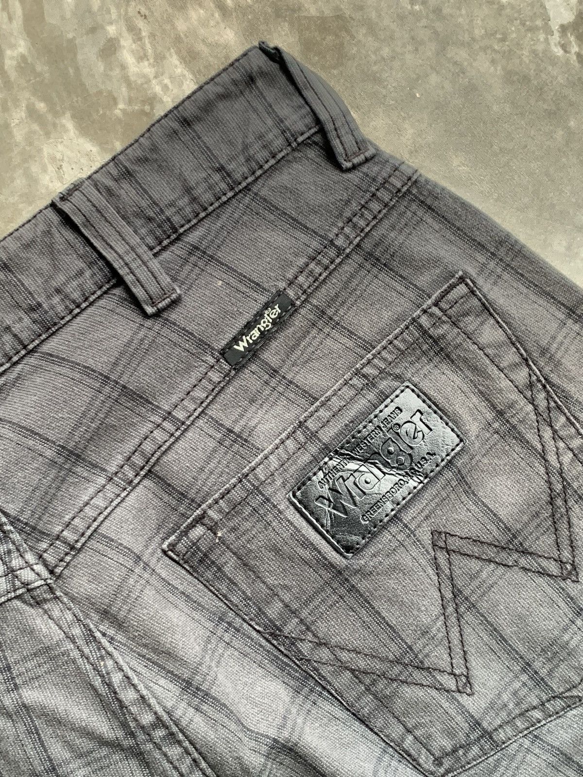 Designer × Wrangler Casual Pants By Wrangler Size US 33 - 15 Thumbnail