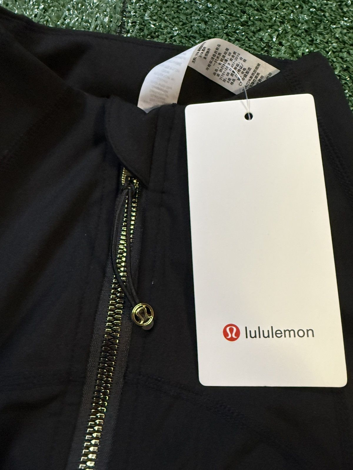 Lululemon Black with gold ripper lululemon Size S / US 4 / IT 40 - 3 Thumbnail