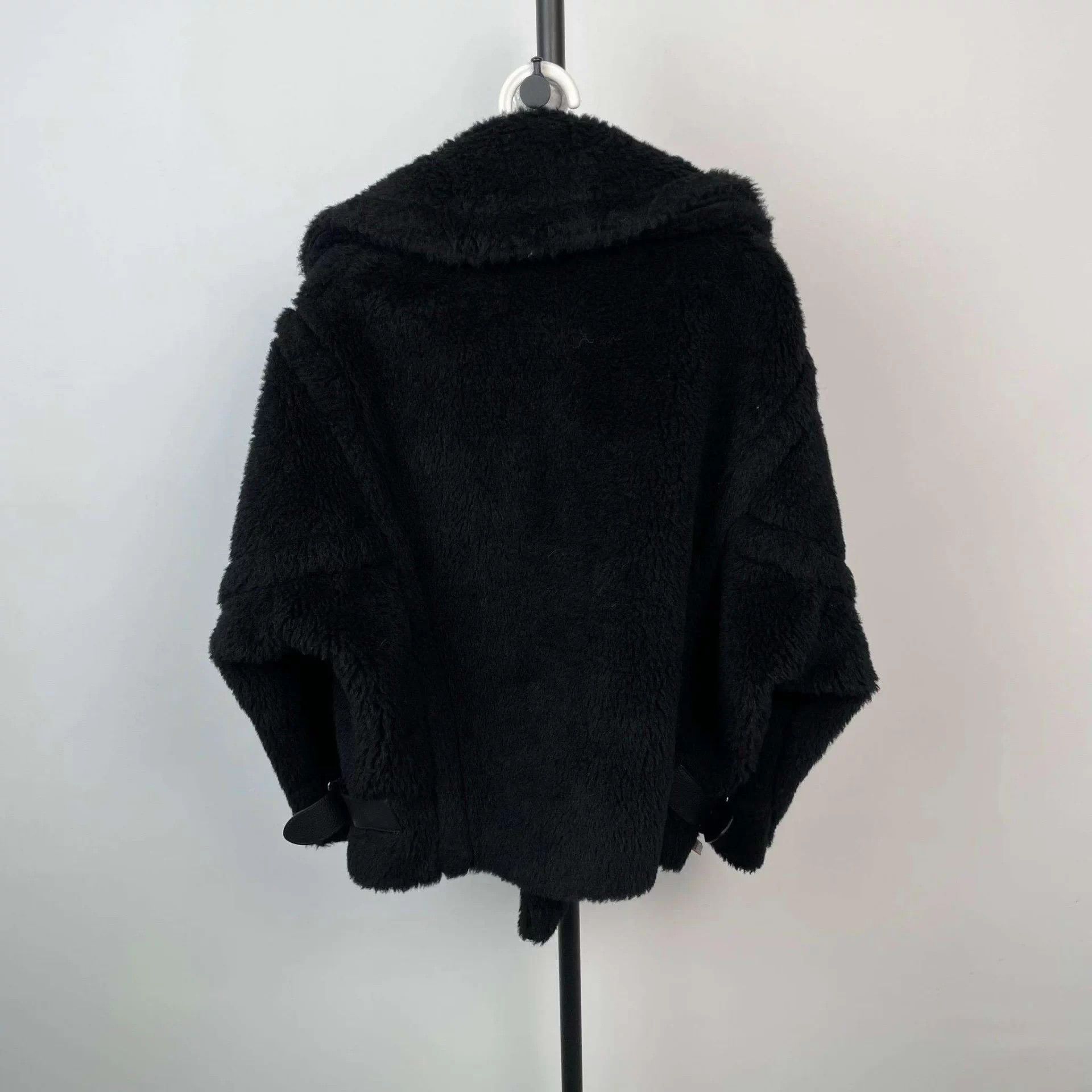 Max Mara Max Mara Women's Short Camel Hair Black Coat Size XS / US 0-2 / IT 36-38 - 2 Thumbnail