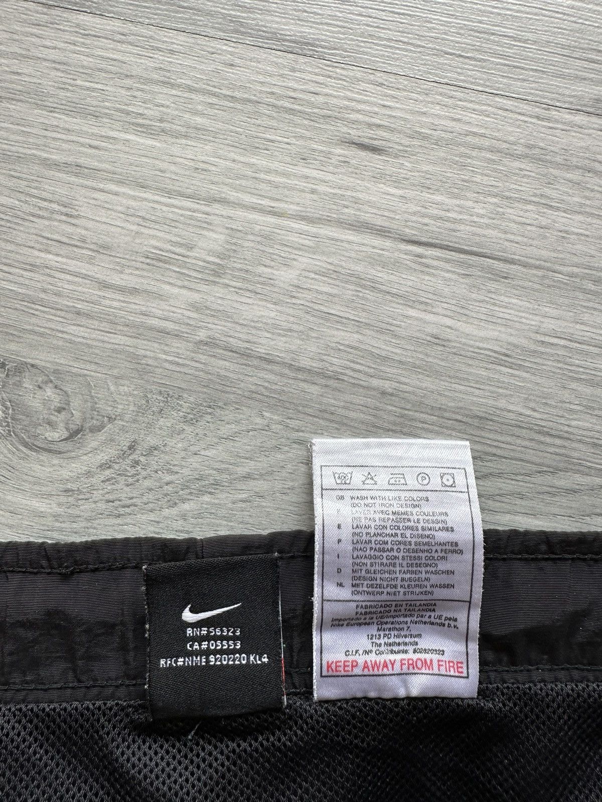 Nike × Nike ACG × Vintage Vintage nylon shorts Nike athletic 90s swoosh (size XL) Size US 42 / EU 58 - 7 Thumbnail
