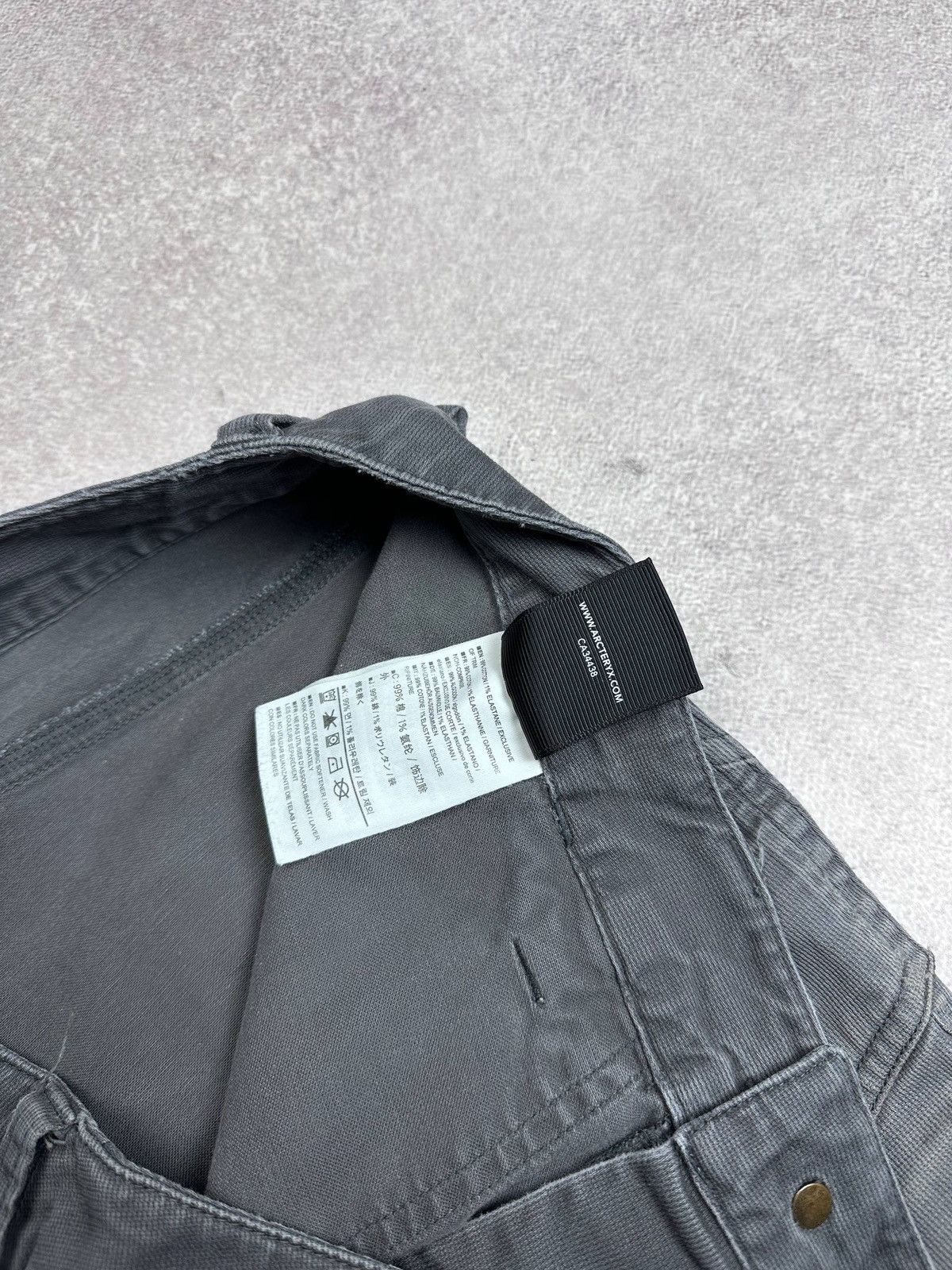 Arc'teryx Vintage Arc'teryx Womans Cargo Distressed Pants 10 Size 32" / US 10 / IT 46 - 11 Thumbnail