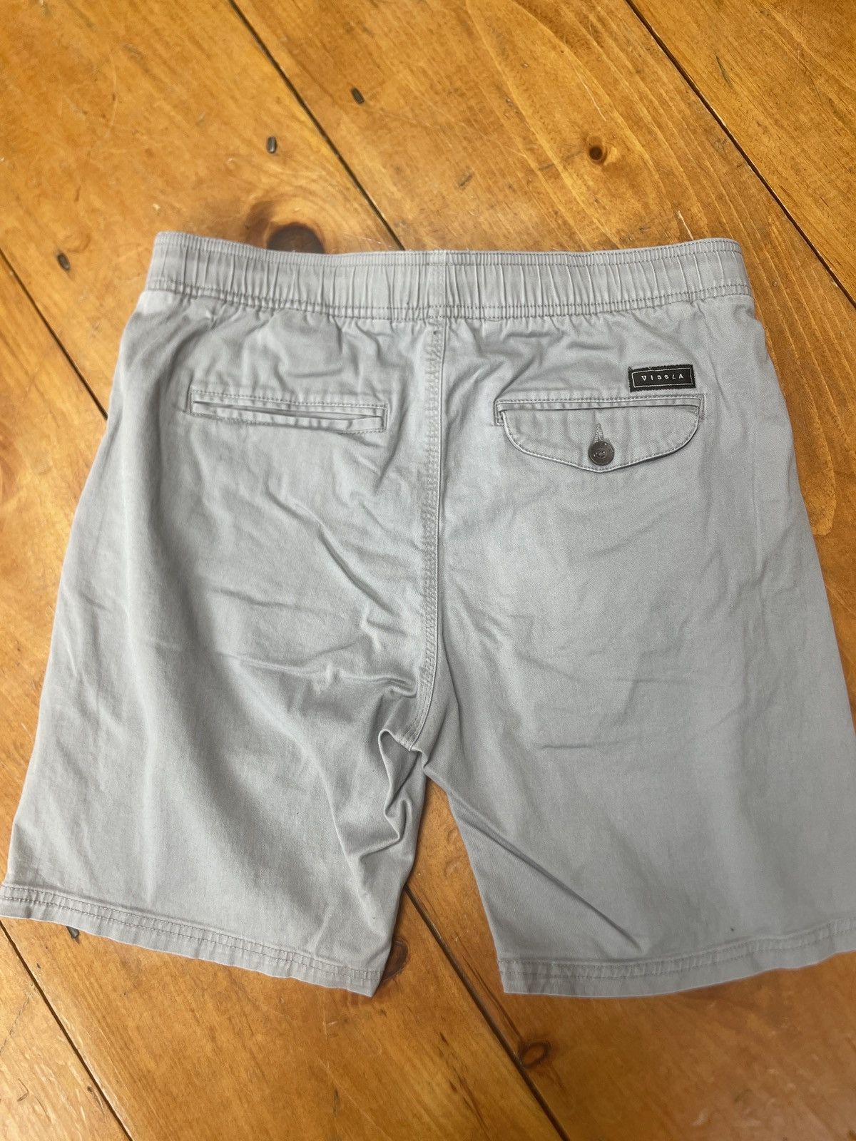 Vissla Vissla shorts grey size small worn once Size US 28 / EU 44 - 2 Thumbnail
