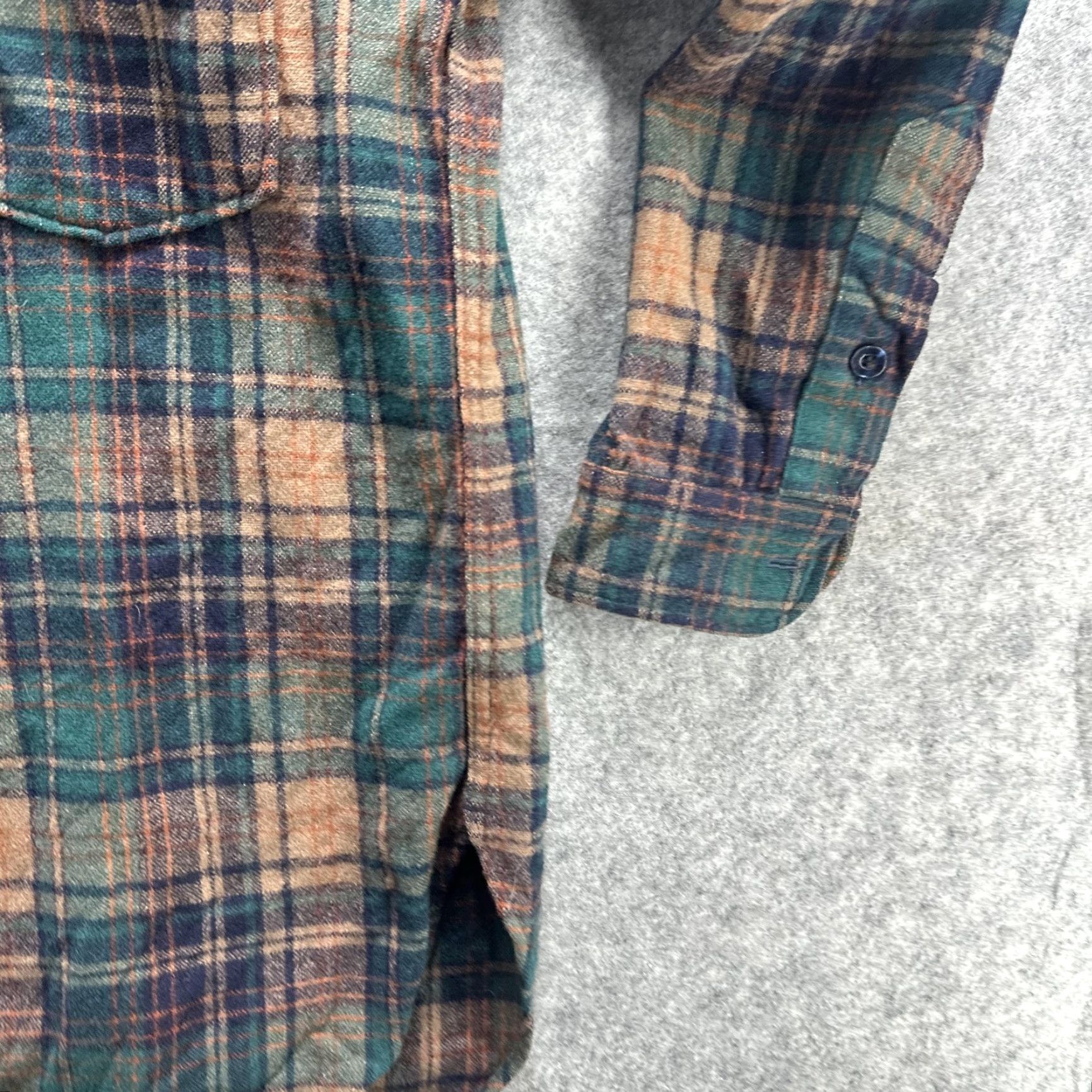 Pendleton VINTAGE Pendleton Jacket Mens L Green Brown Plaid Wool Lined Shirt 70s Size US L / EU 52-54 / 3 - 7 Thumbnail