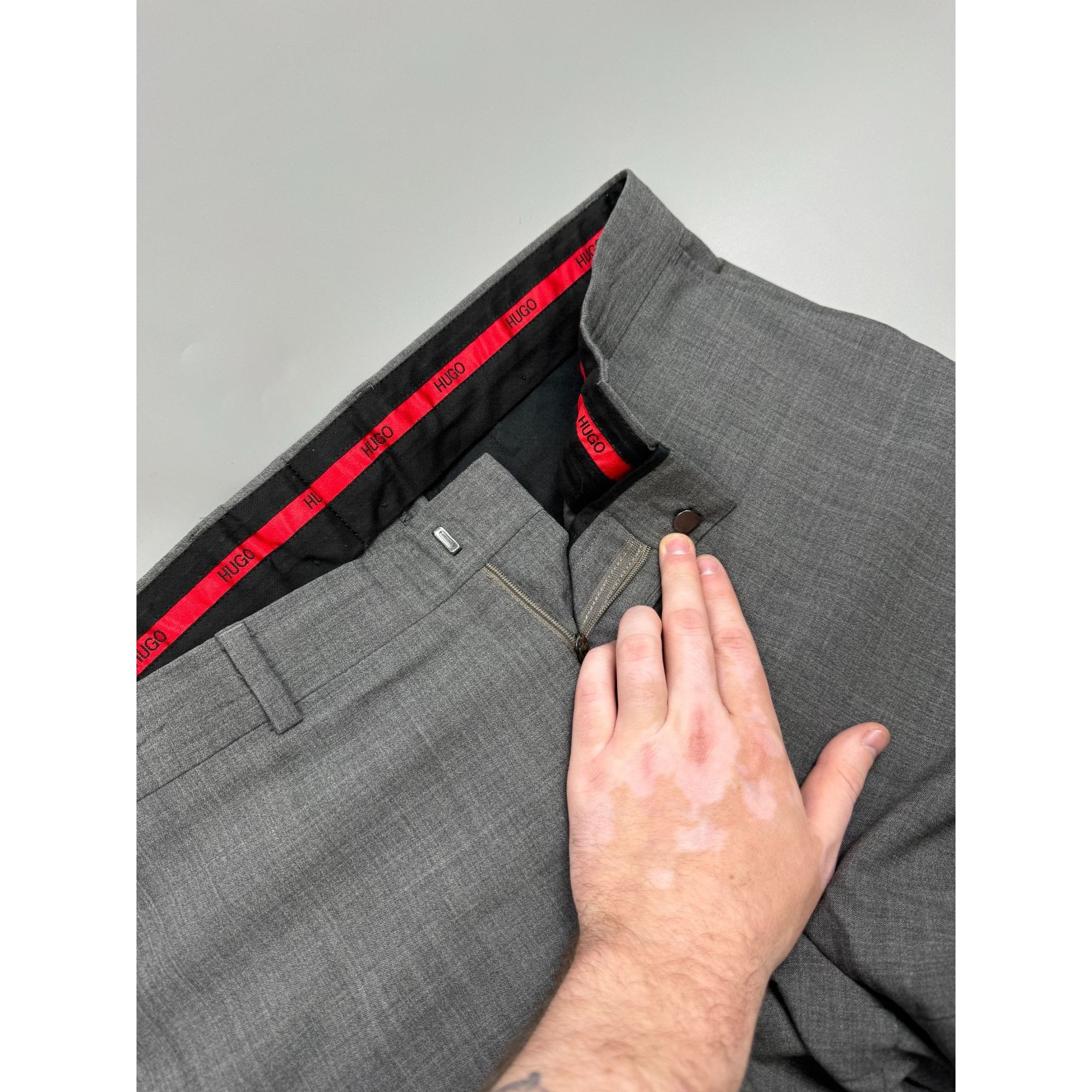 Hugo Boss Hugo Boss Two Piece Wool Suit (Y1282) Size 42L - 16 Thumbnail